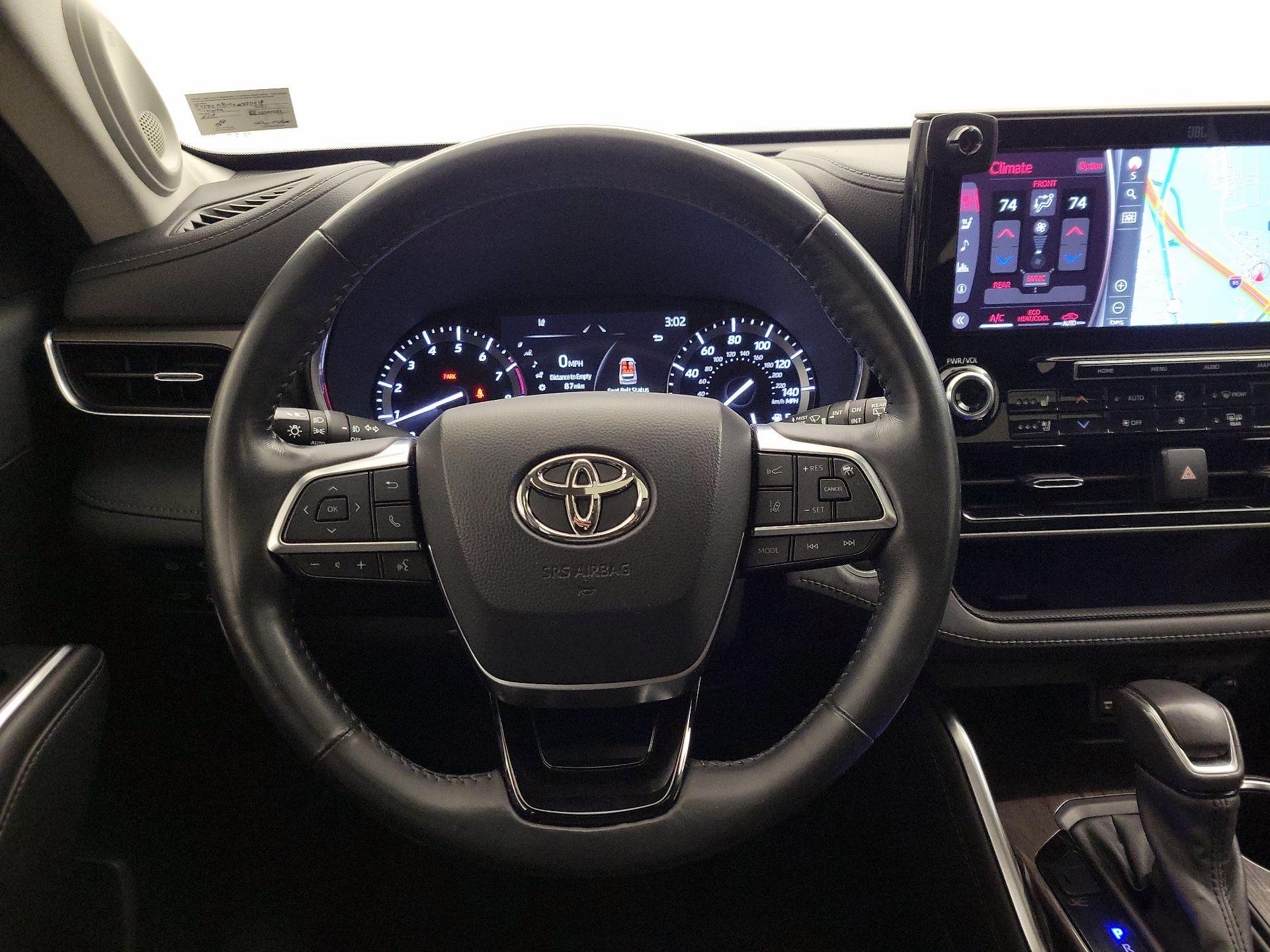 Thumbnail: 2021 Toyota Highlander - 10