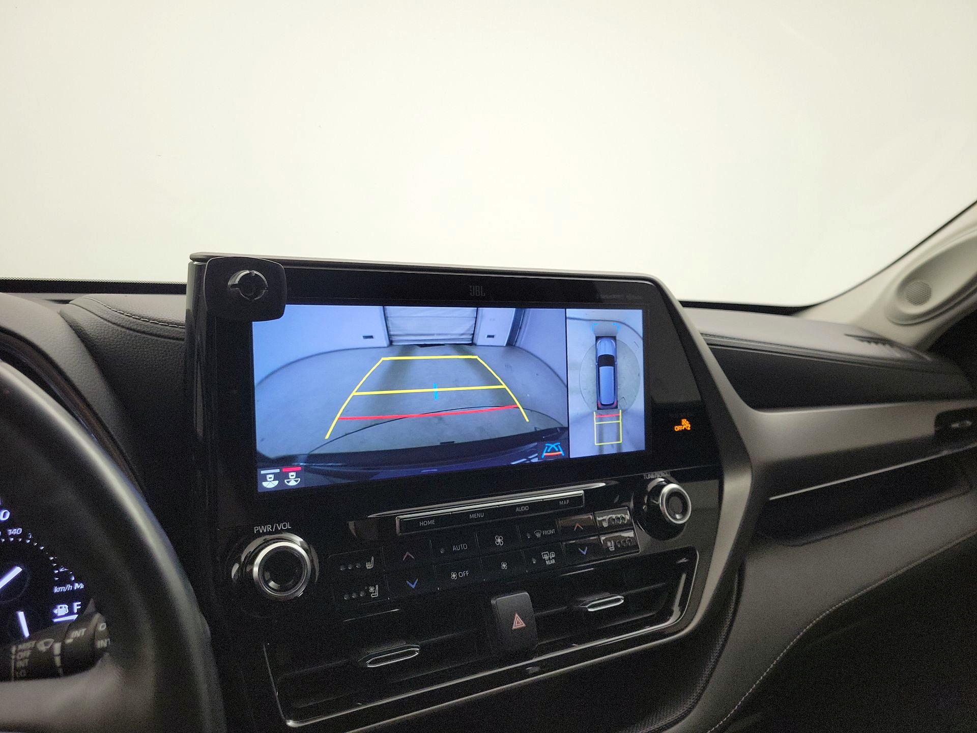 Thumbnail: 2021 Toyota Highlander - 15