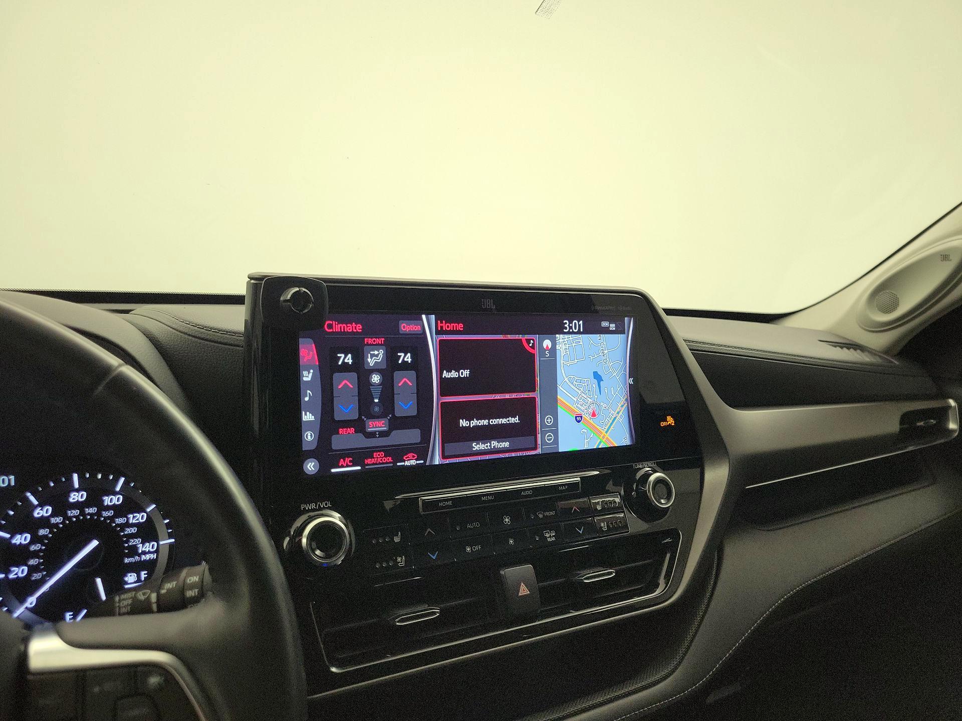 Thumbnail: 2021 Toyota Highlander - 17