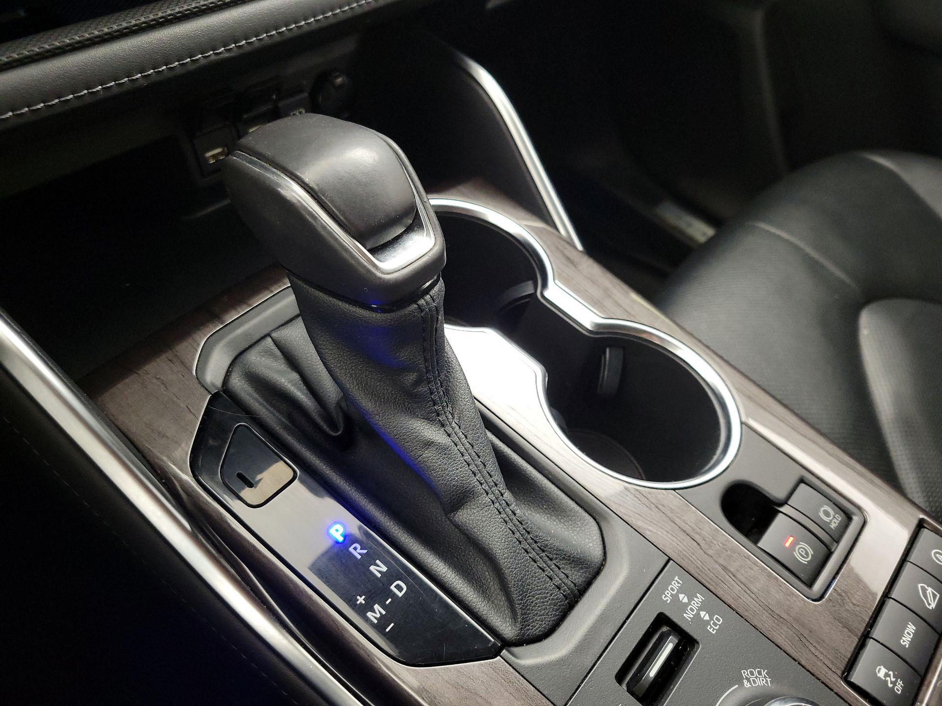 Thumbnail: 2021 Toyota Highlander - 18