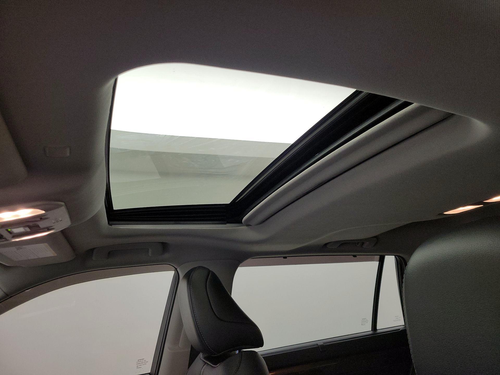 Thumbnail: 2021 Toyota Highlander - 20