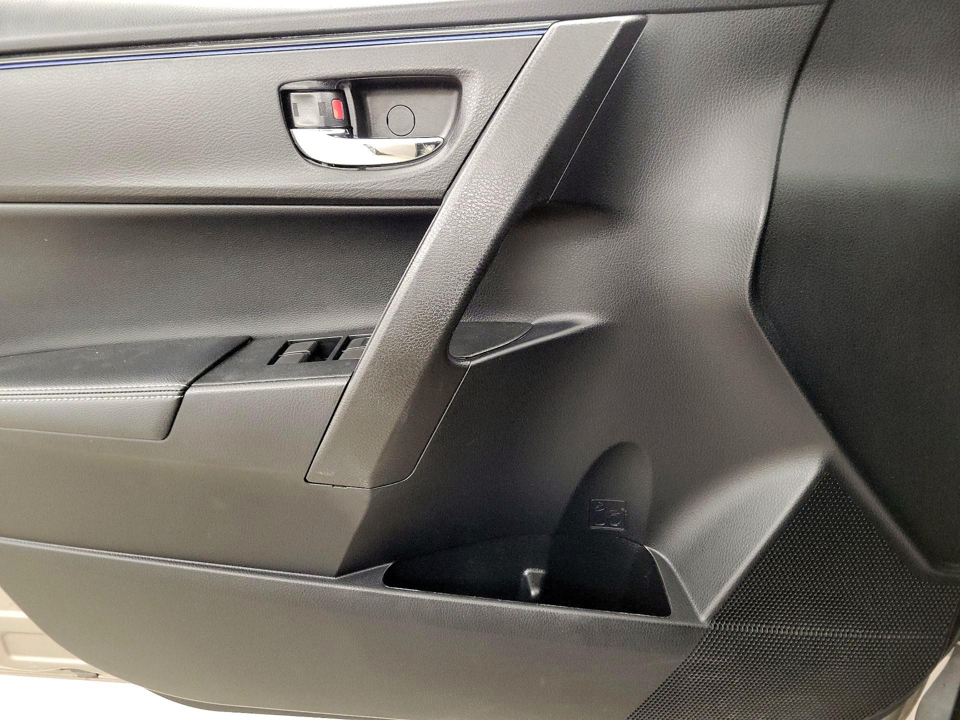 Thumbnail: 2017 Toyota Corolla - 12