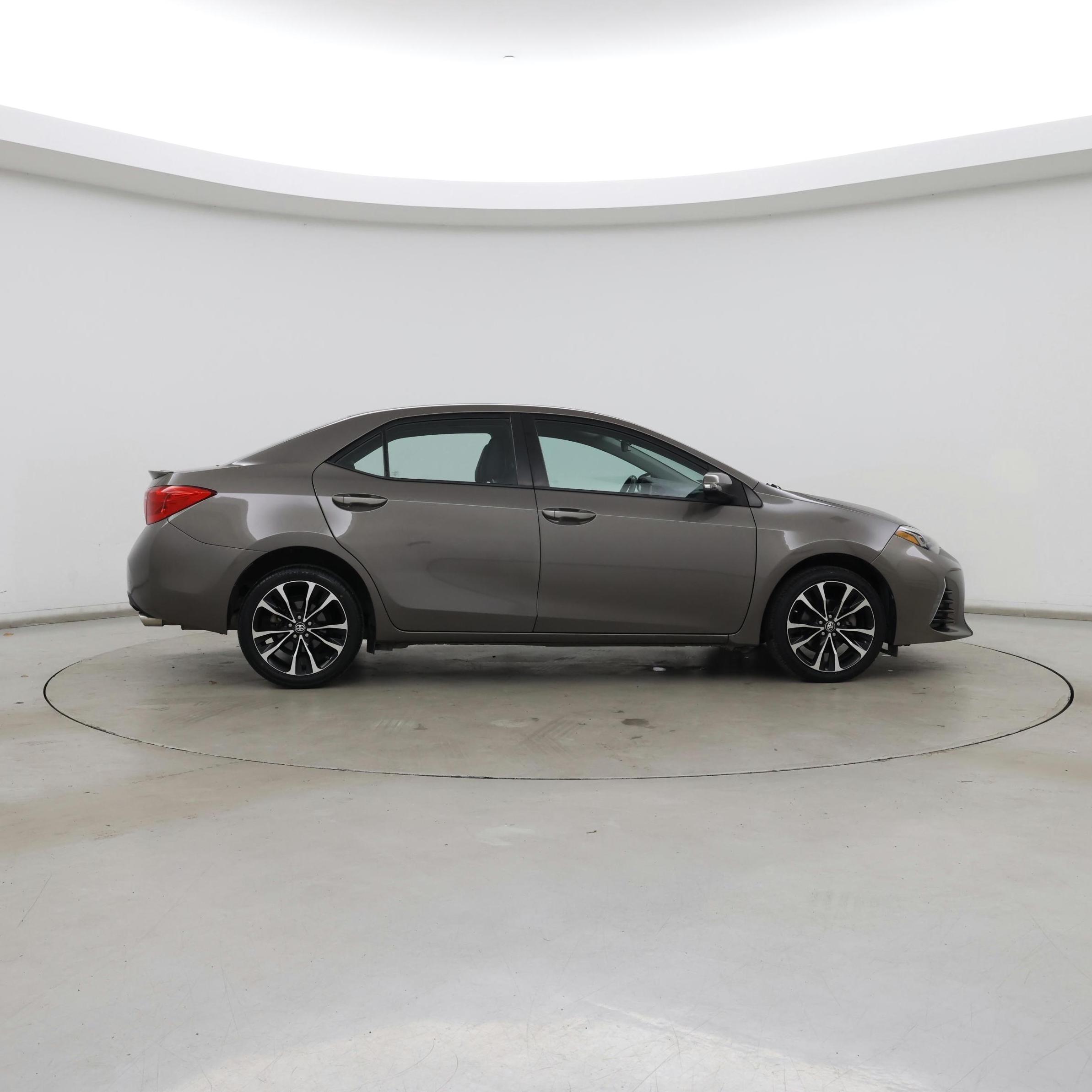 Thumbnail: 2017 Toyota Corolla - 7