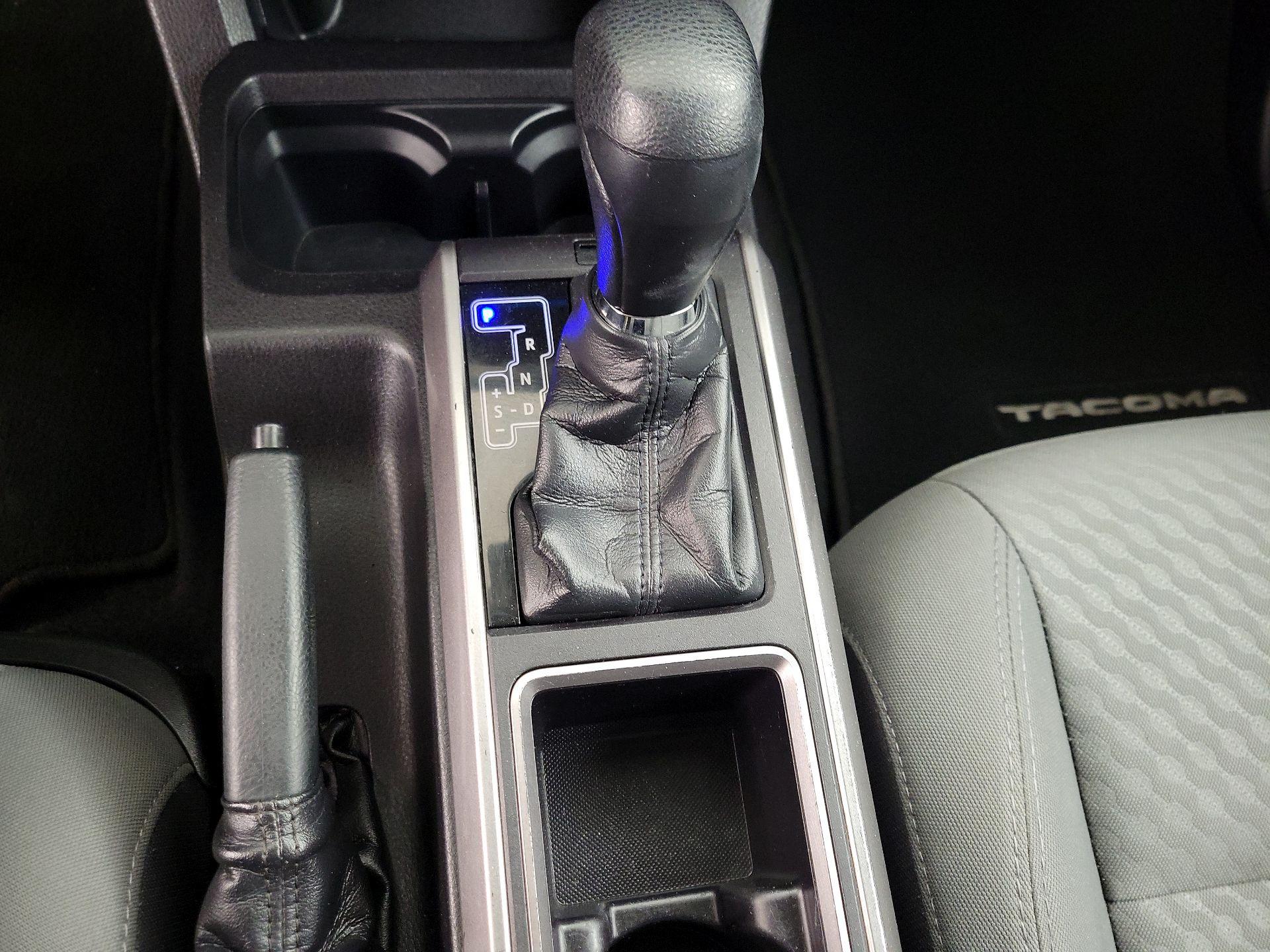 Thumbnail: 2022 Toyota Tacoma - 17