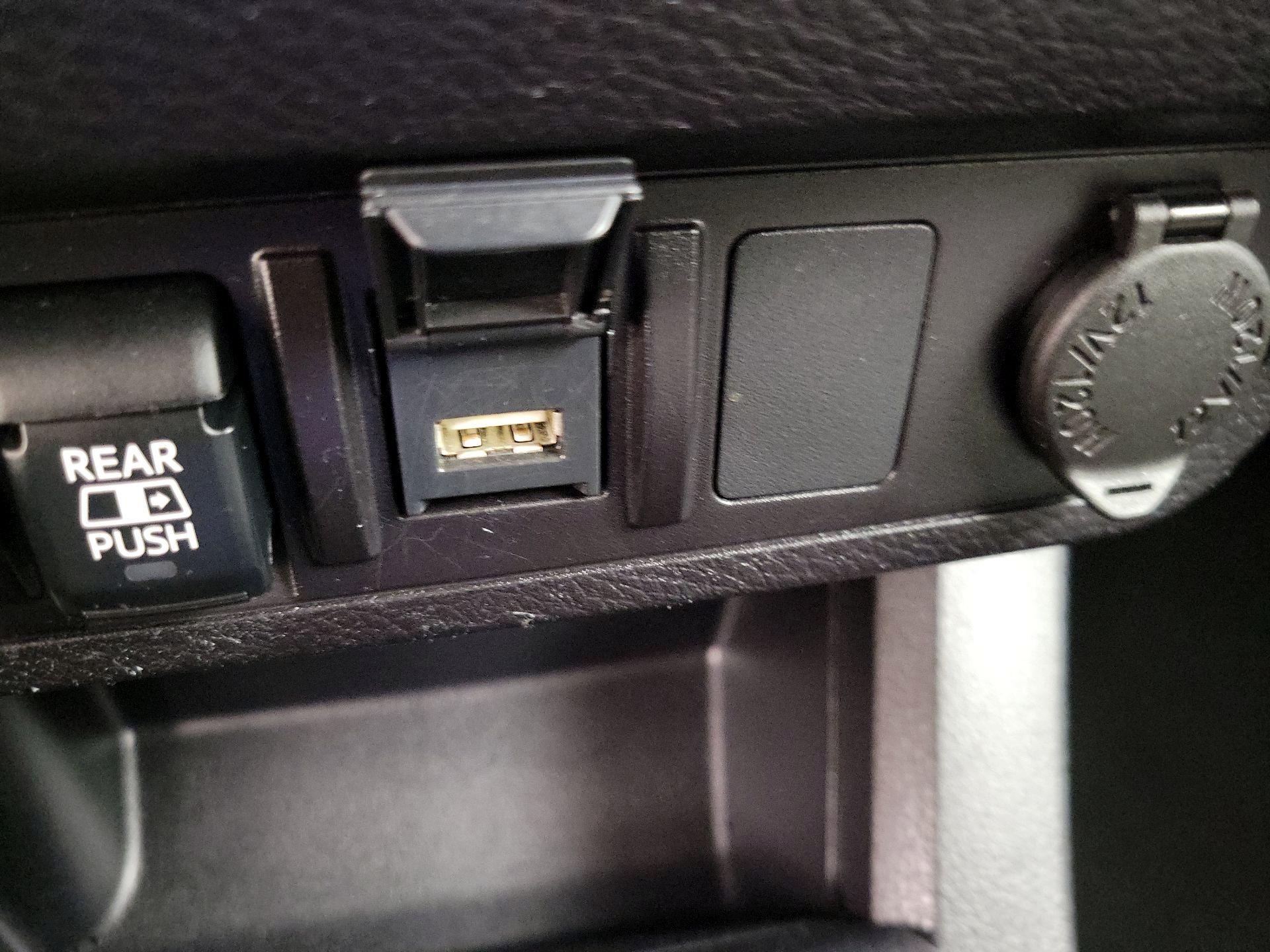 Thumbnail: 2022 Toyota Tacoma - 18