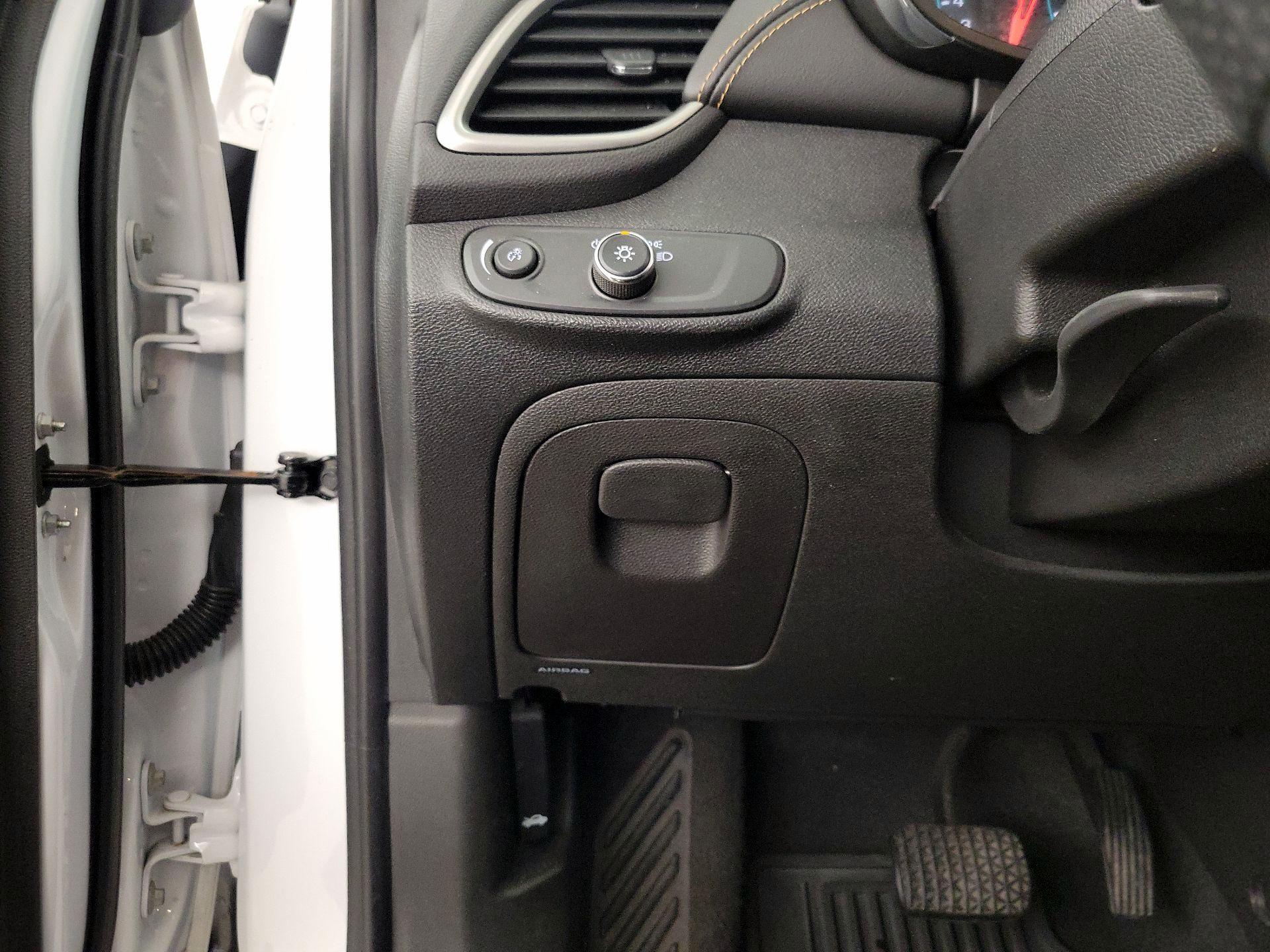 Thumbnail: 2018 Chevrolet Trax - 13