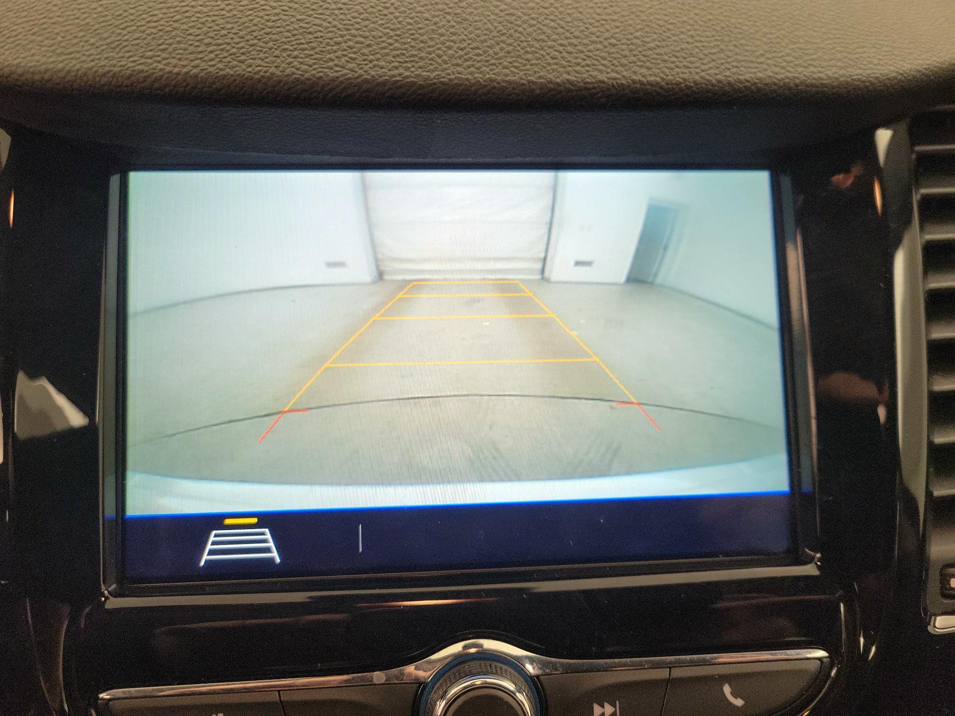 Thumbnail: 2018 Chevrolet Trax - 14