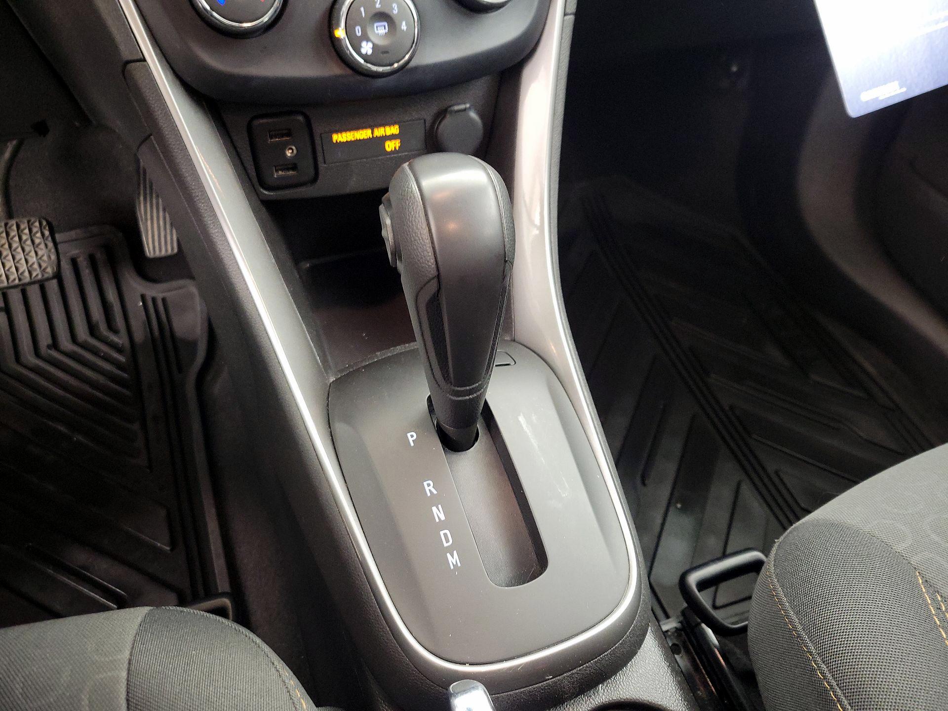 Thumbnail: 2018 Chevrolet Trax - 17