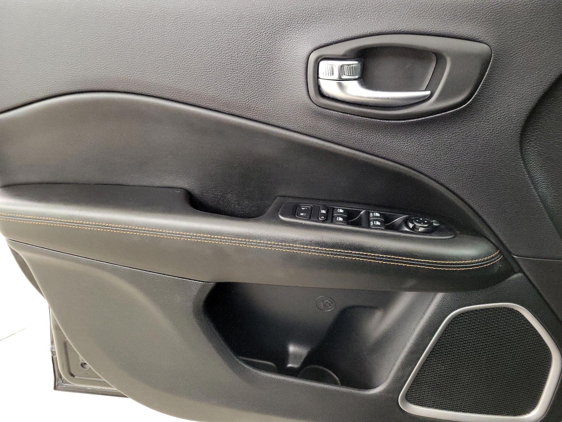 Thumbnail: 2018 Jeep Compass - 12