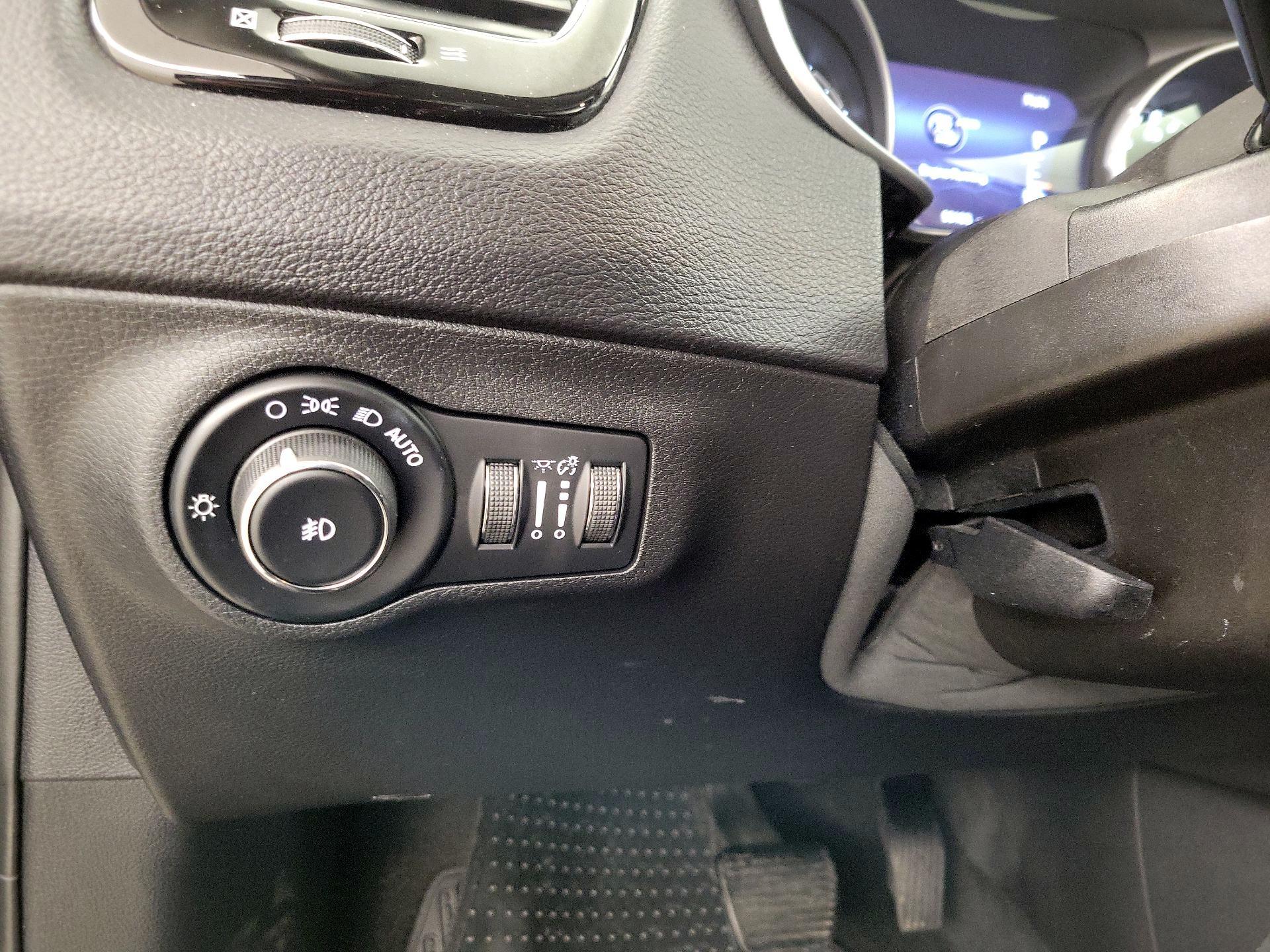 Thumbnail: 2018 Jeep Compass - 13