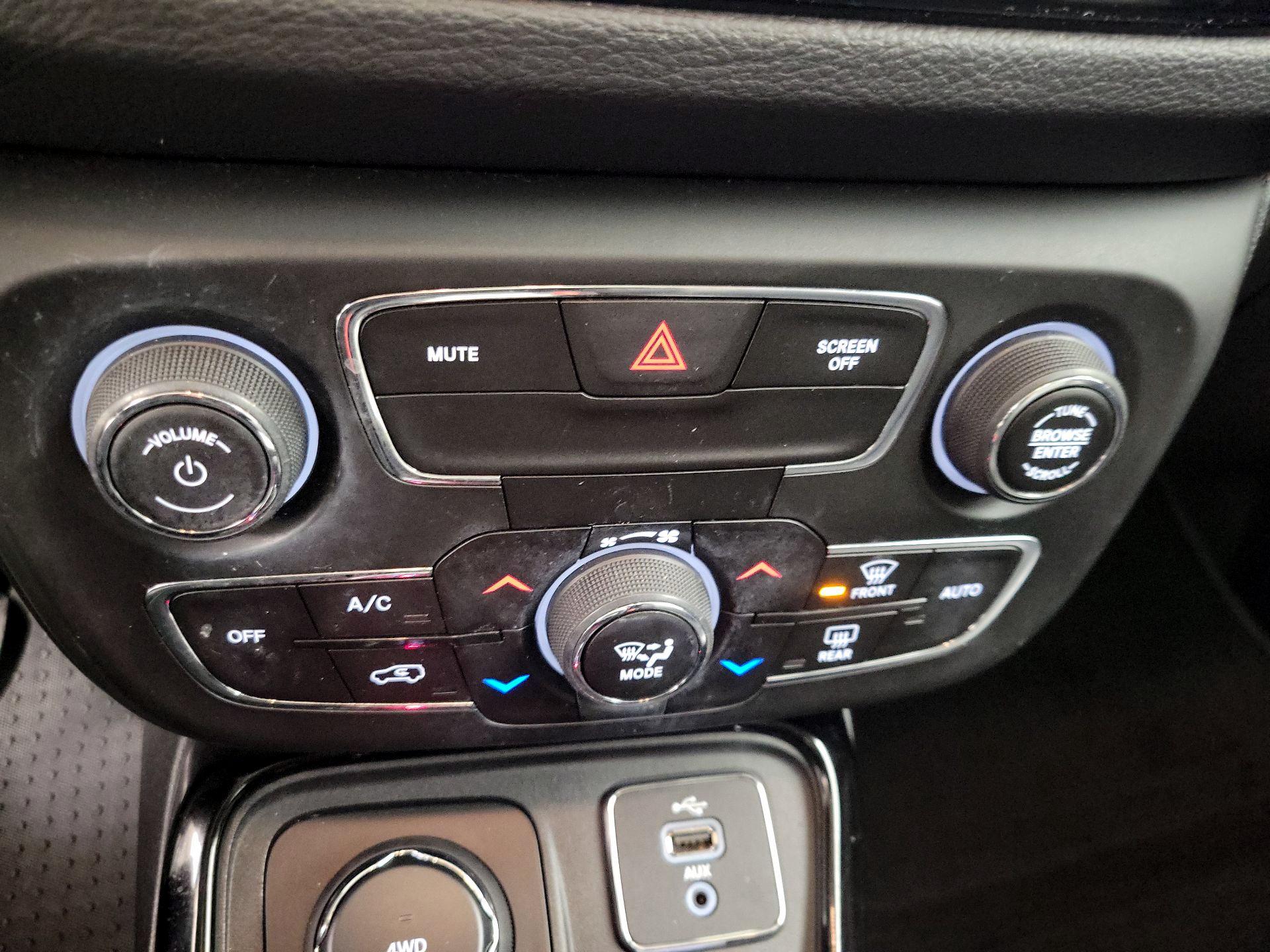 Thumbnail: 2018 Jeep Compass - 17