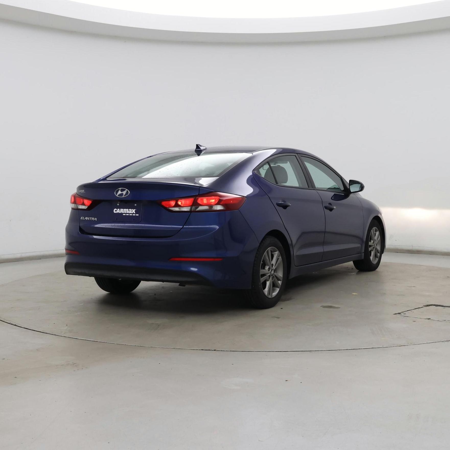 Thumbnail: 2018 Hyundai Elantra - 8