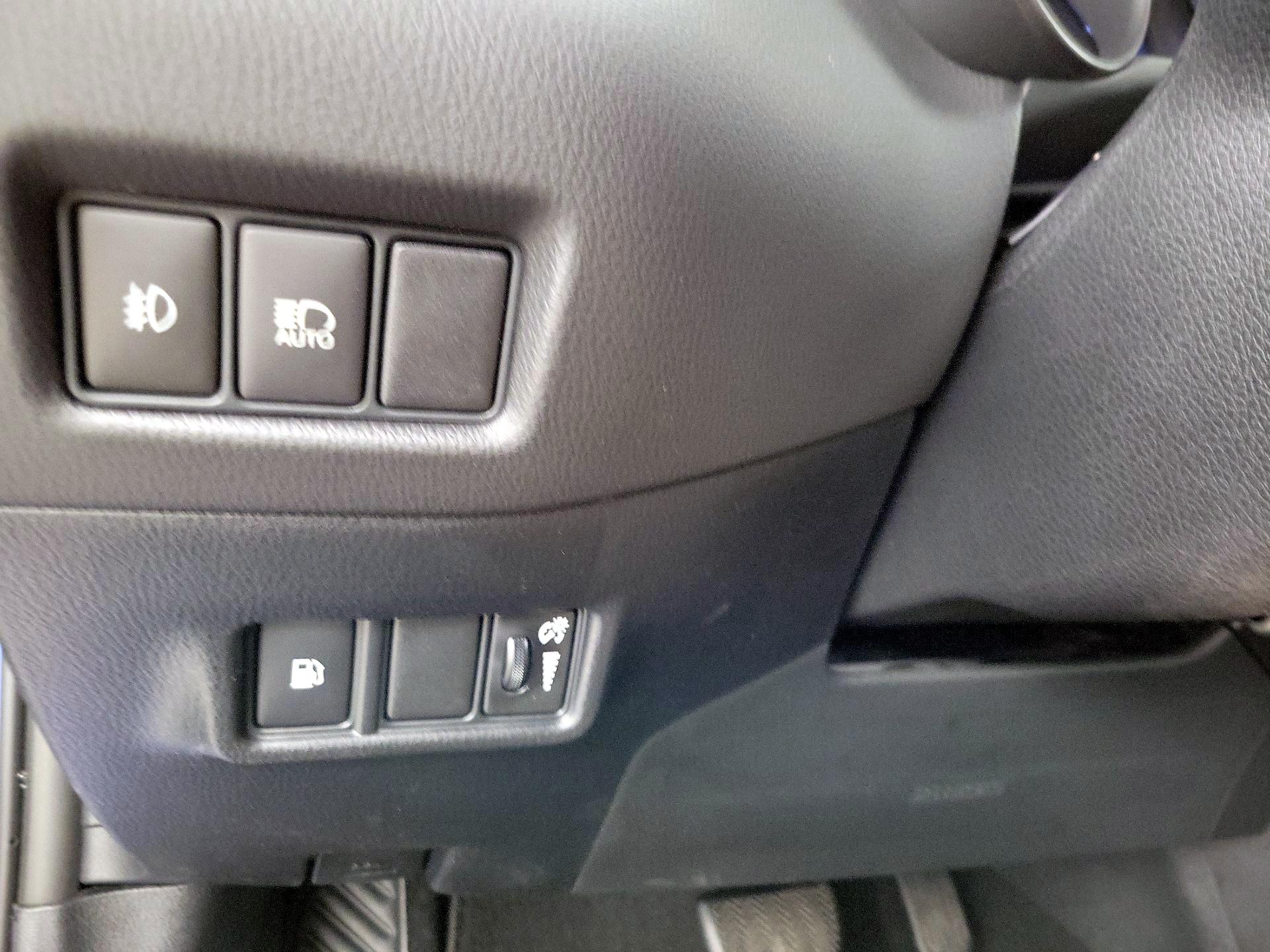 Thumbnail: 2018 Toyota C-HR - 13