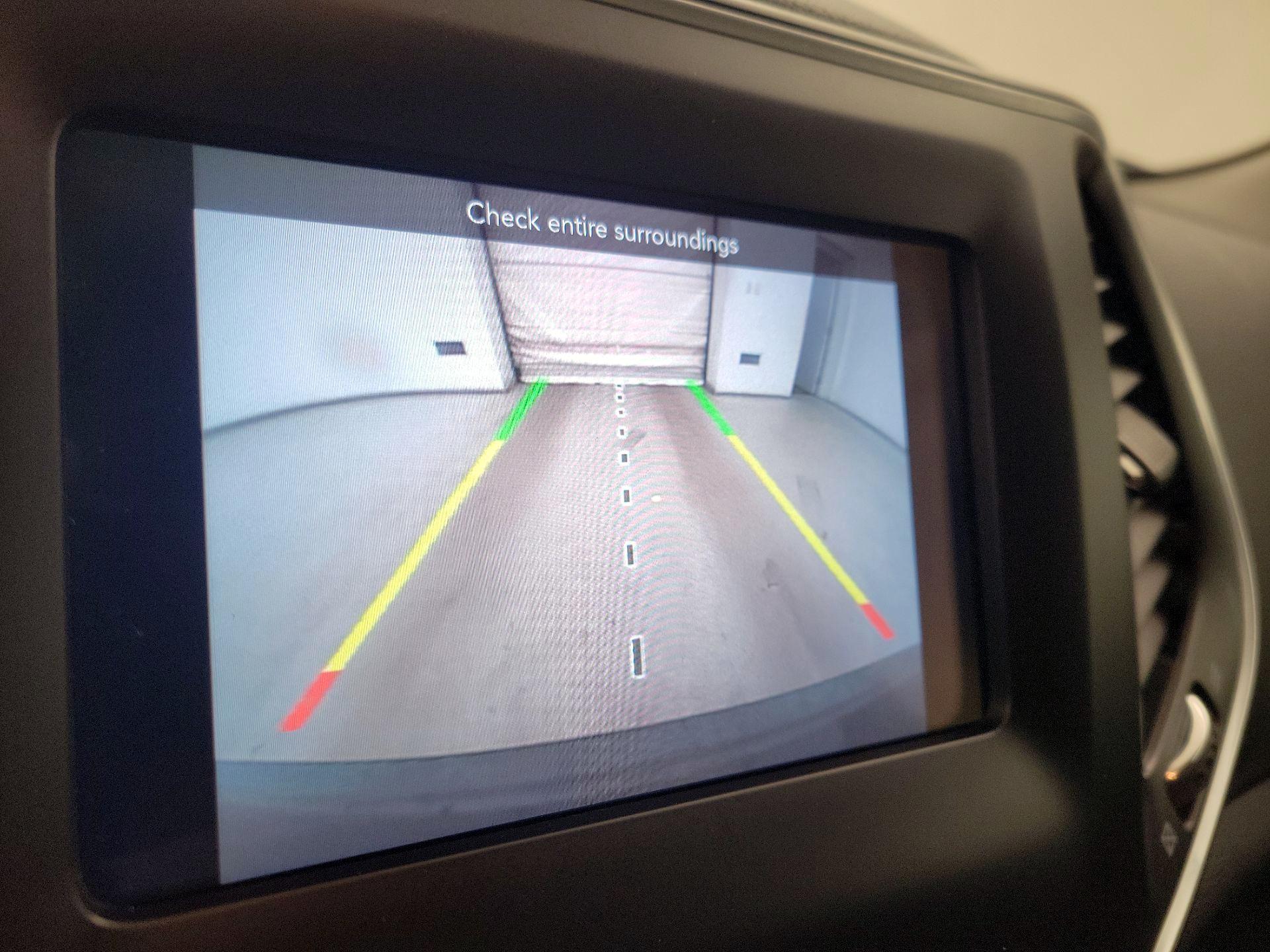 Thumbnail: 2019 Jeep Cherokee - 14