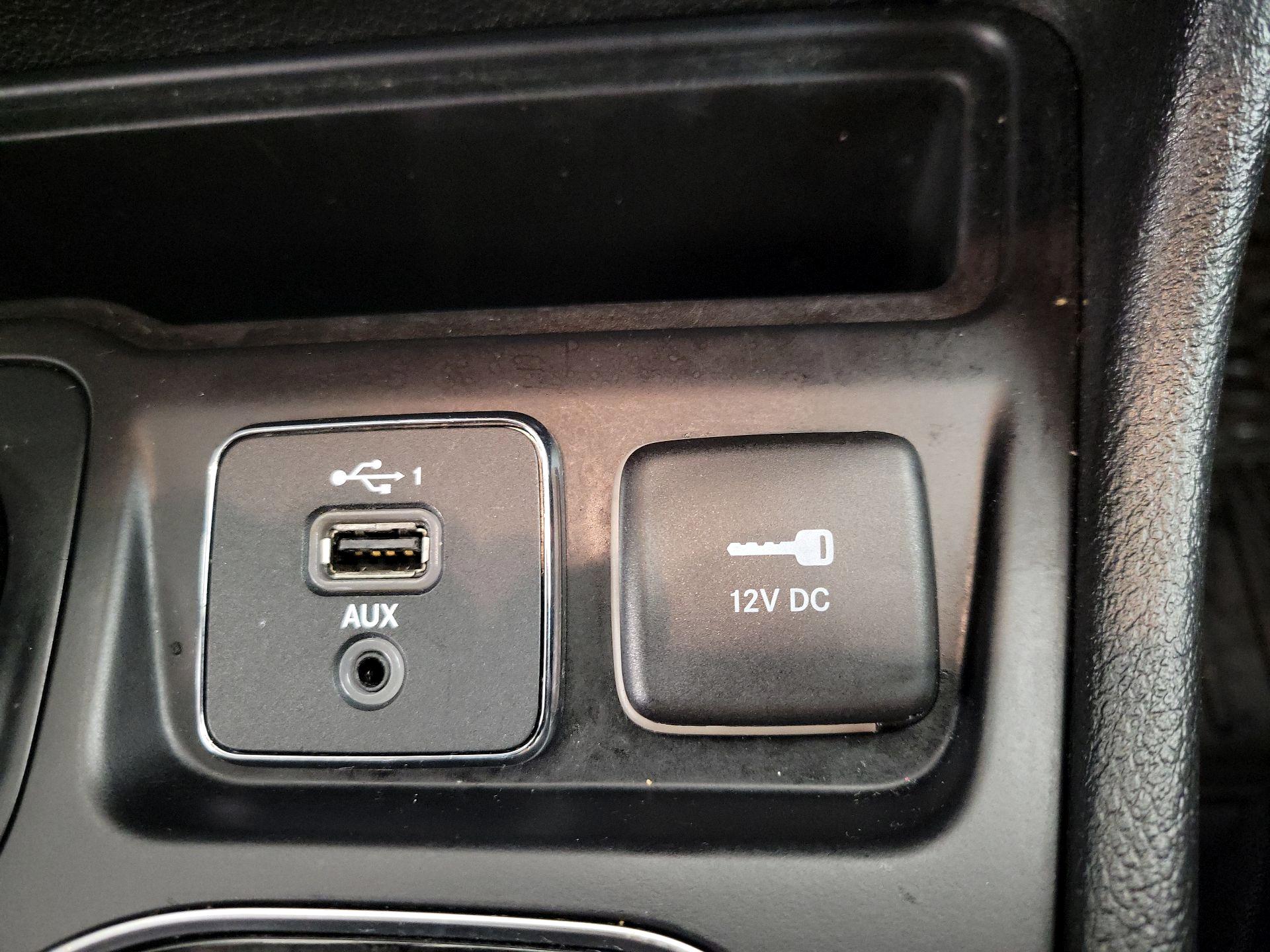 Thumbnail: 2019 Jeep Cherokee - 18