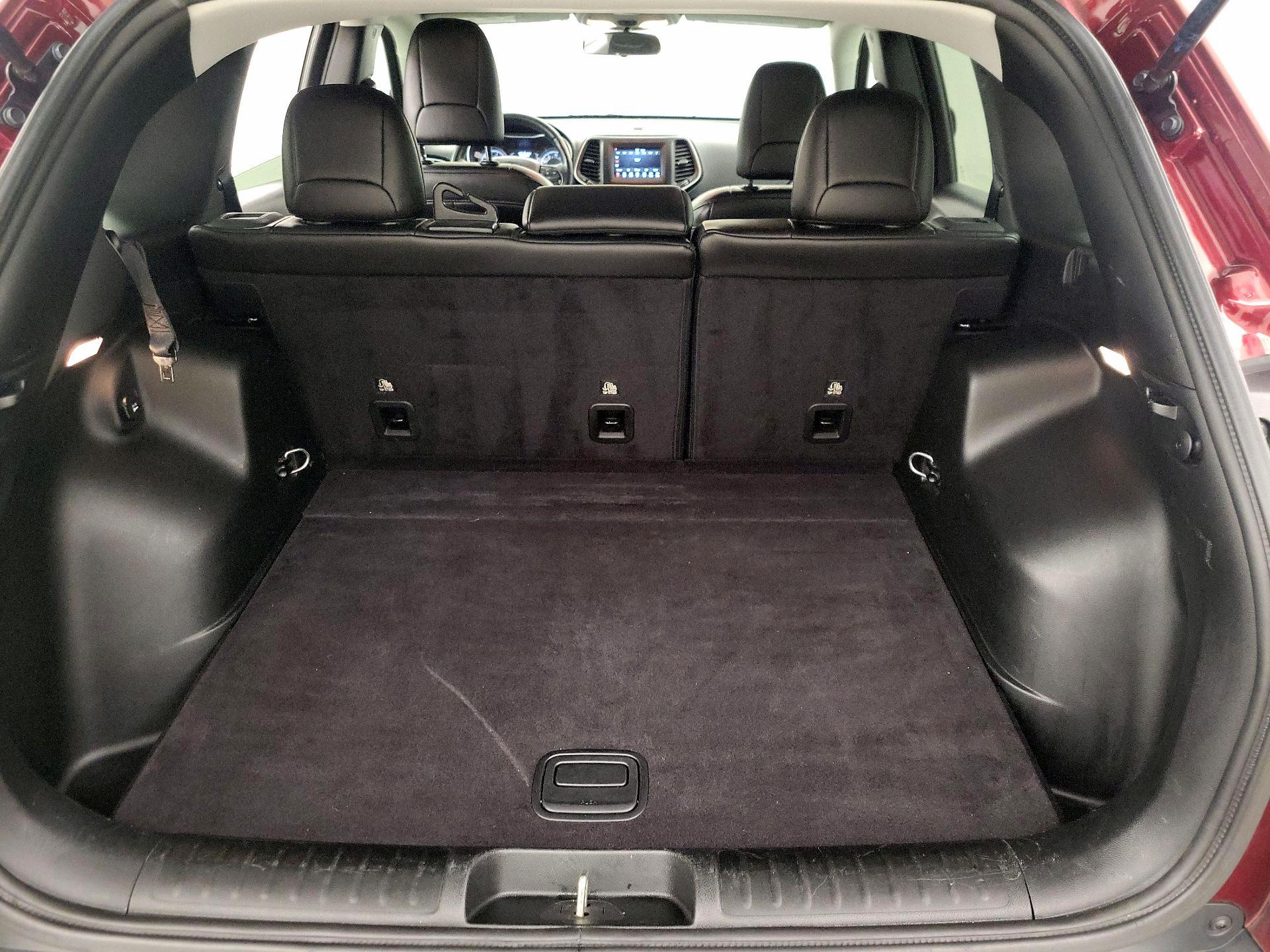 Thumbnail: 2019 Jeep Cherokee - 20