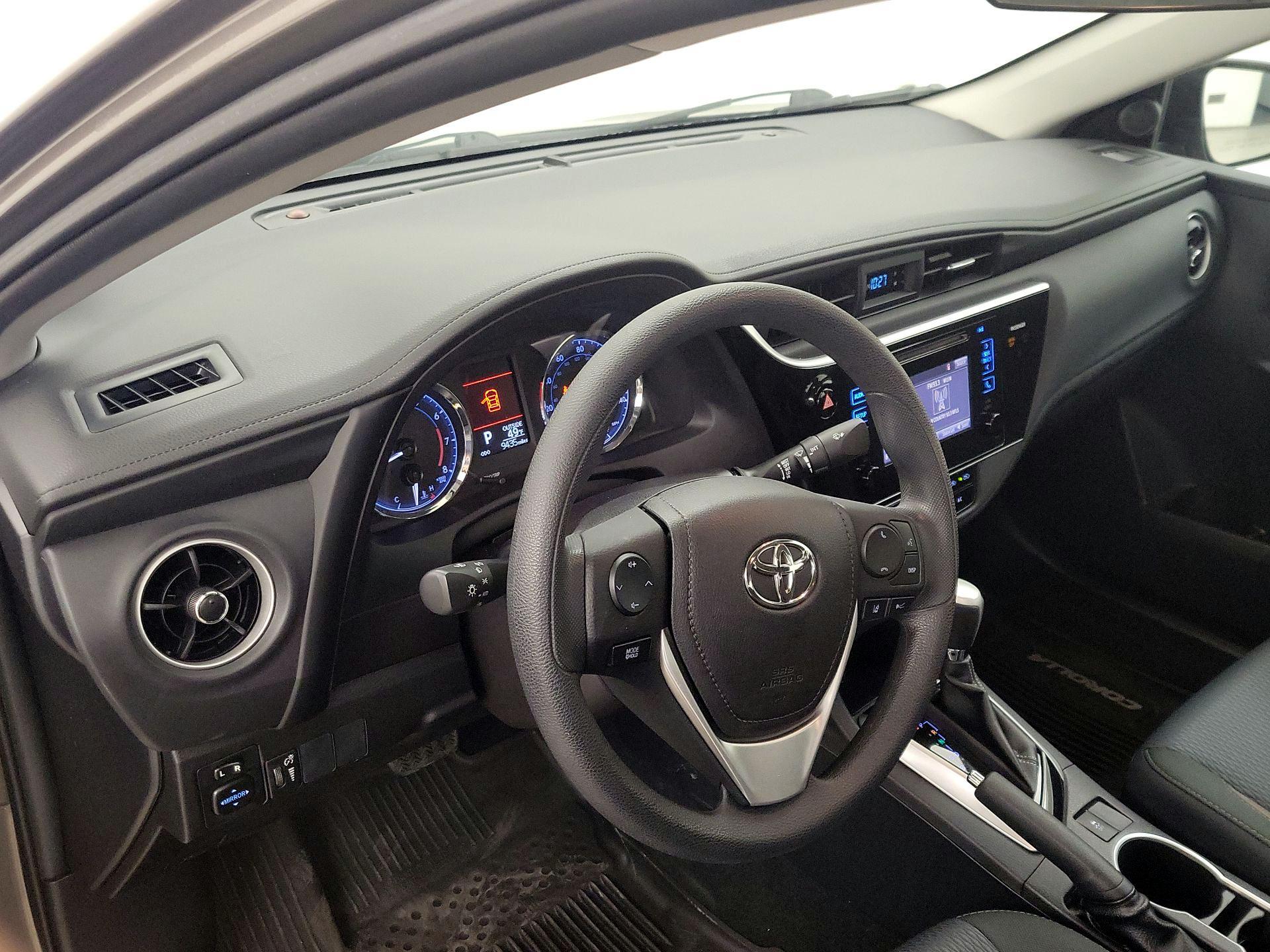 Thumbnail: 2017 Toyota Corolla - 9