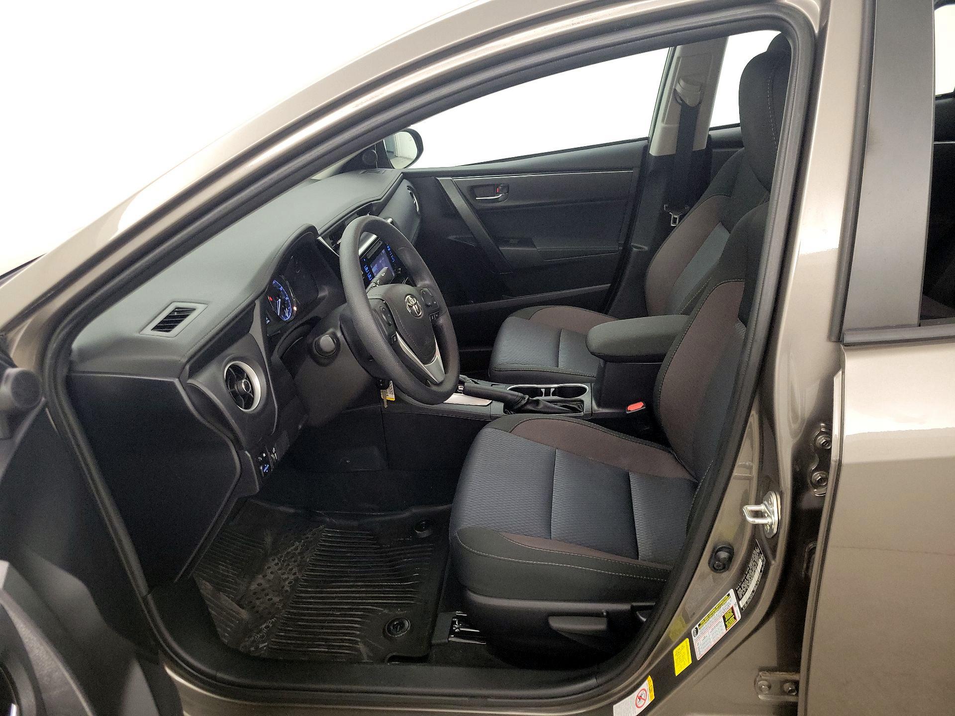 Thumbnail: 2017 Toyota Corolla - 11