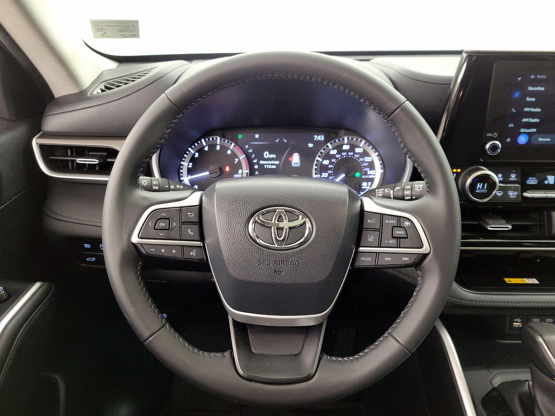 Thumbnail: 2024 Toyota Highlander - 10