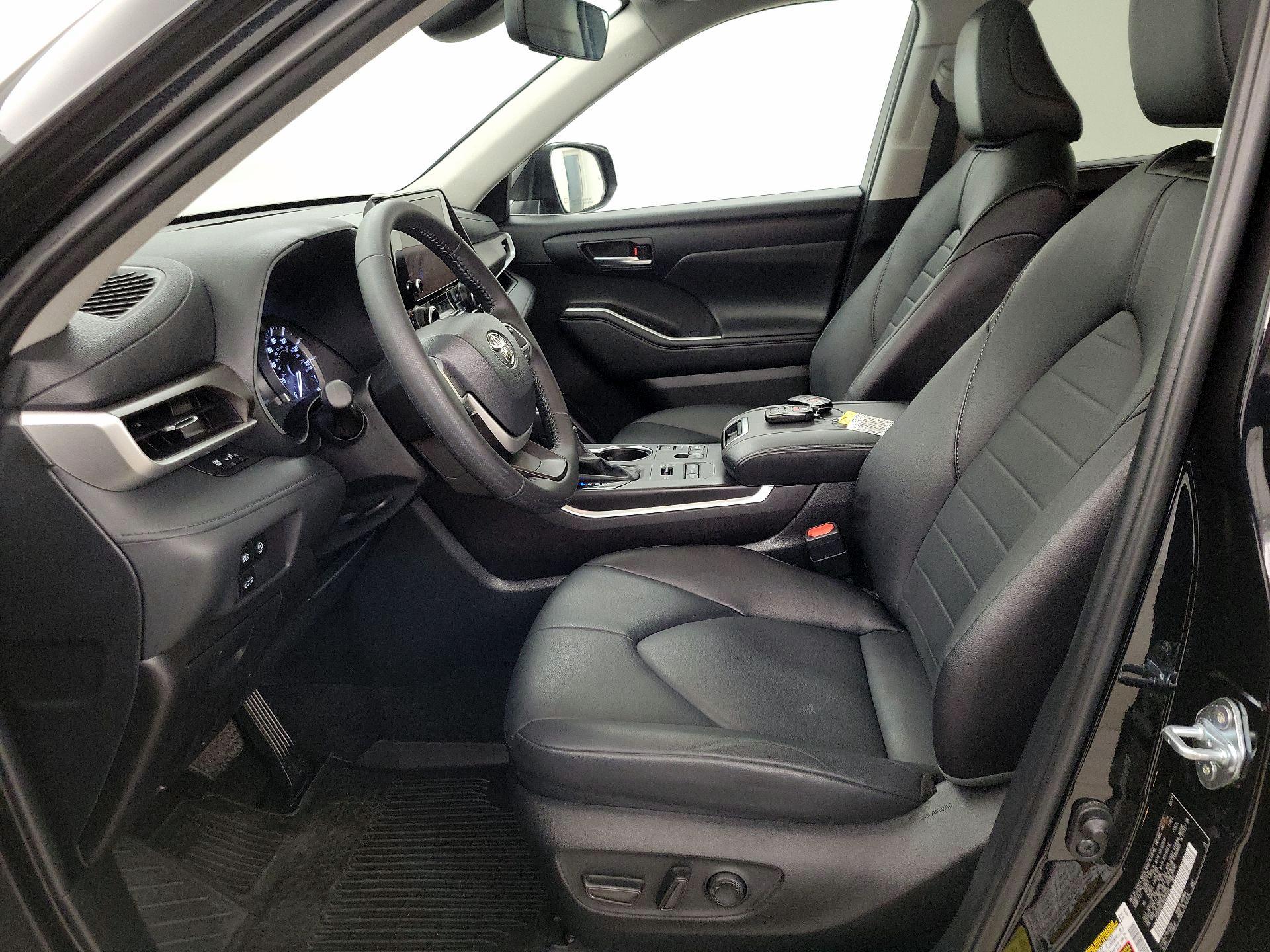 Thumbnail: 2024 Toyota Highlander - 11