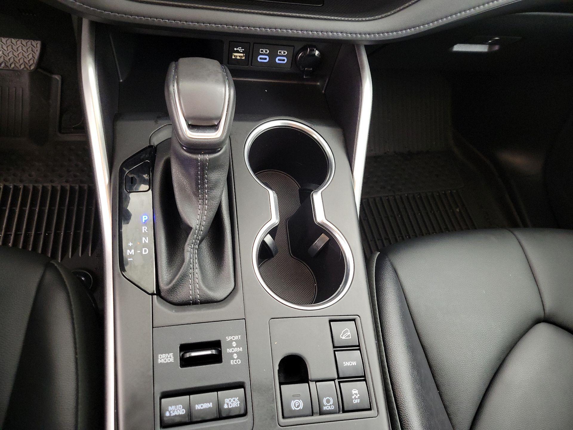 Thumbnail: 2024 Toyota Highlander - 18