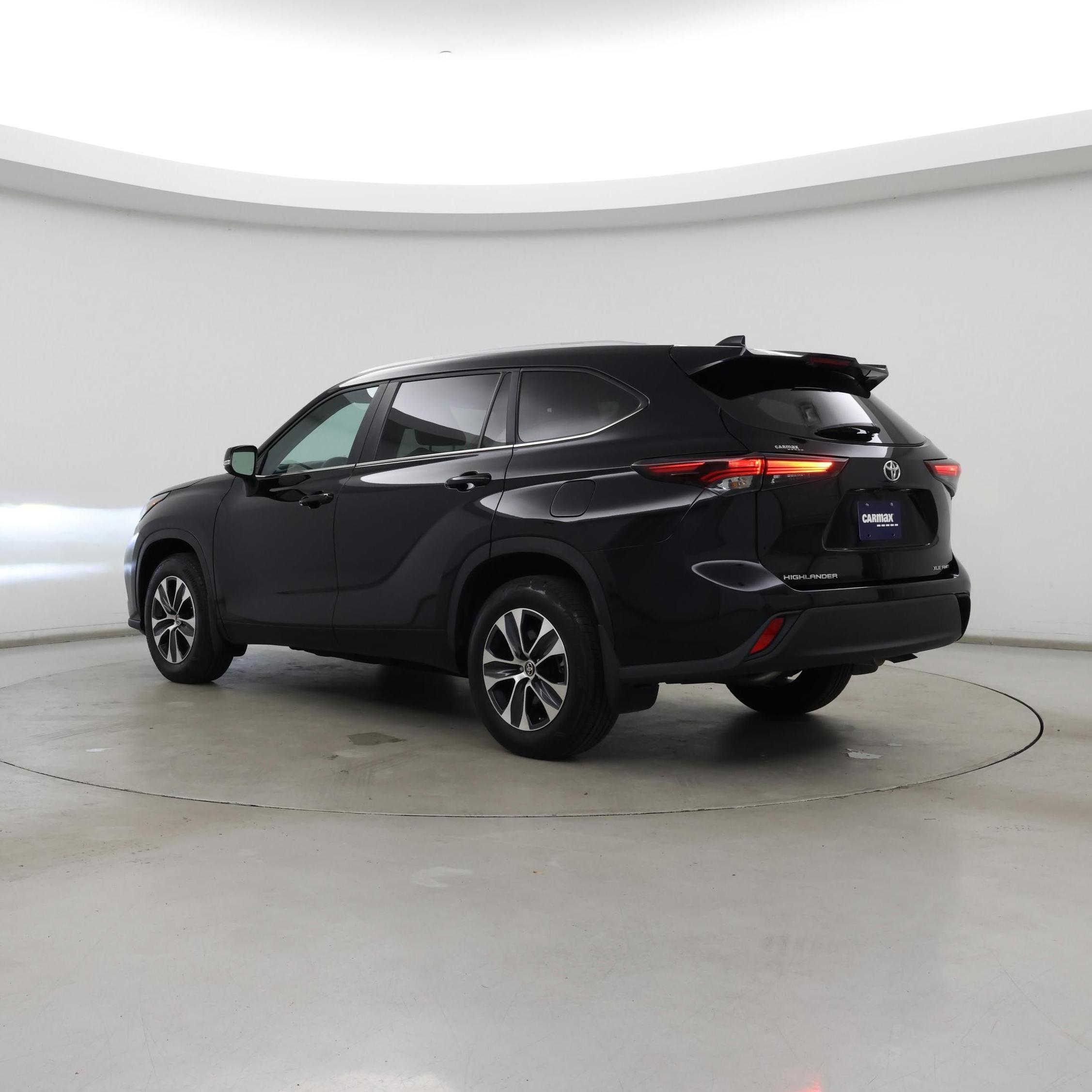 Thumbnail: 2024 Toyota Highlander - 2