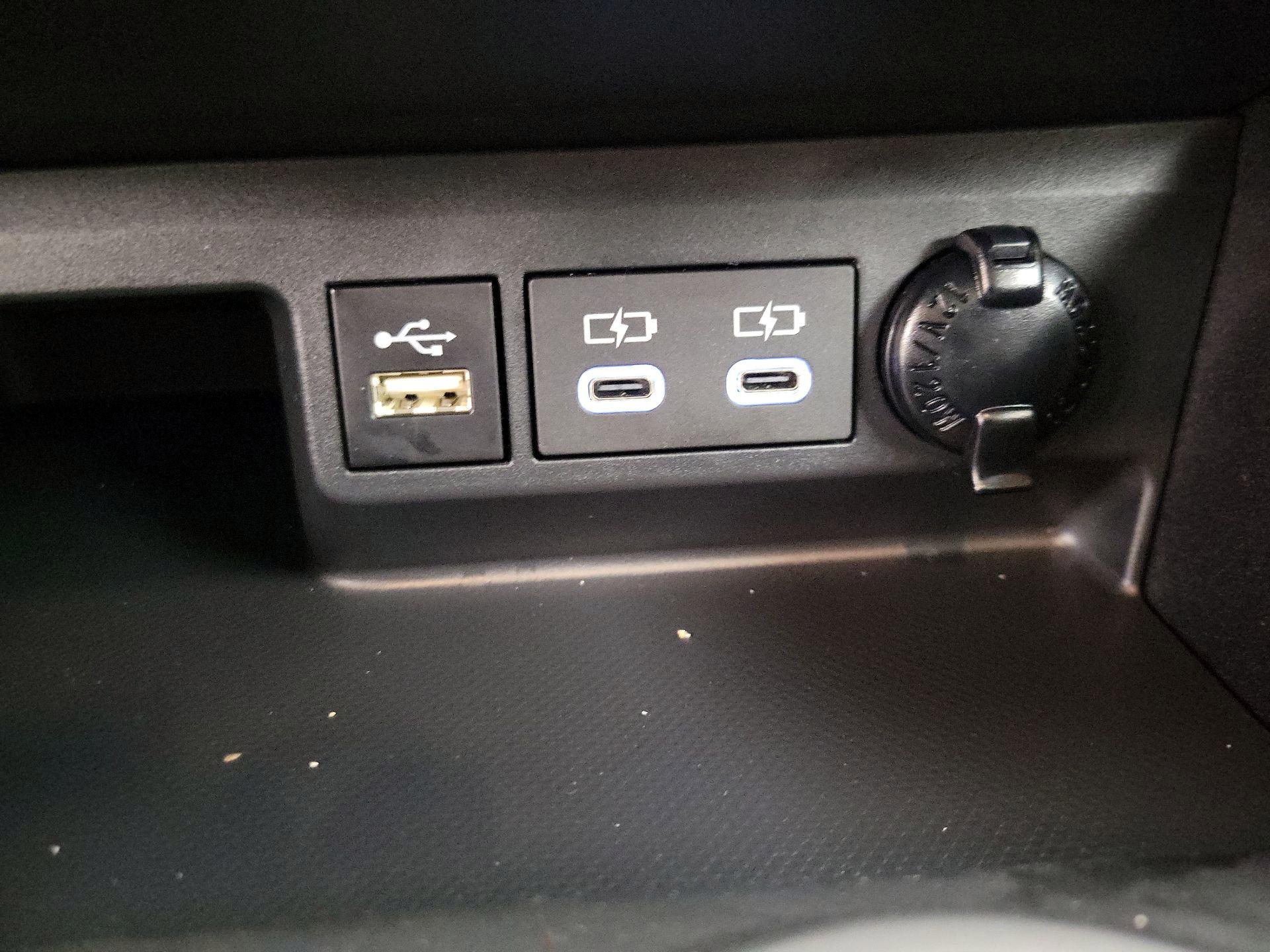 Thumbnail: 2024 Toyota Highlander - 19