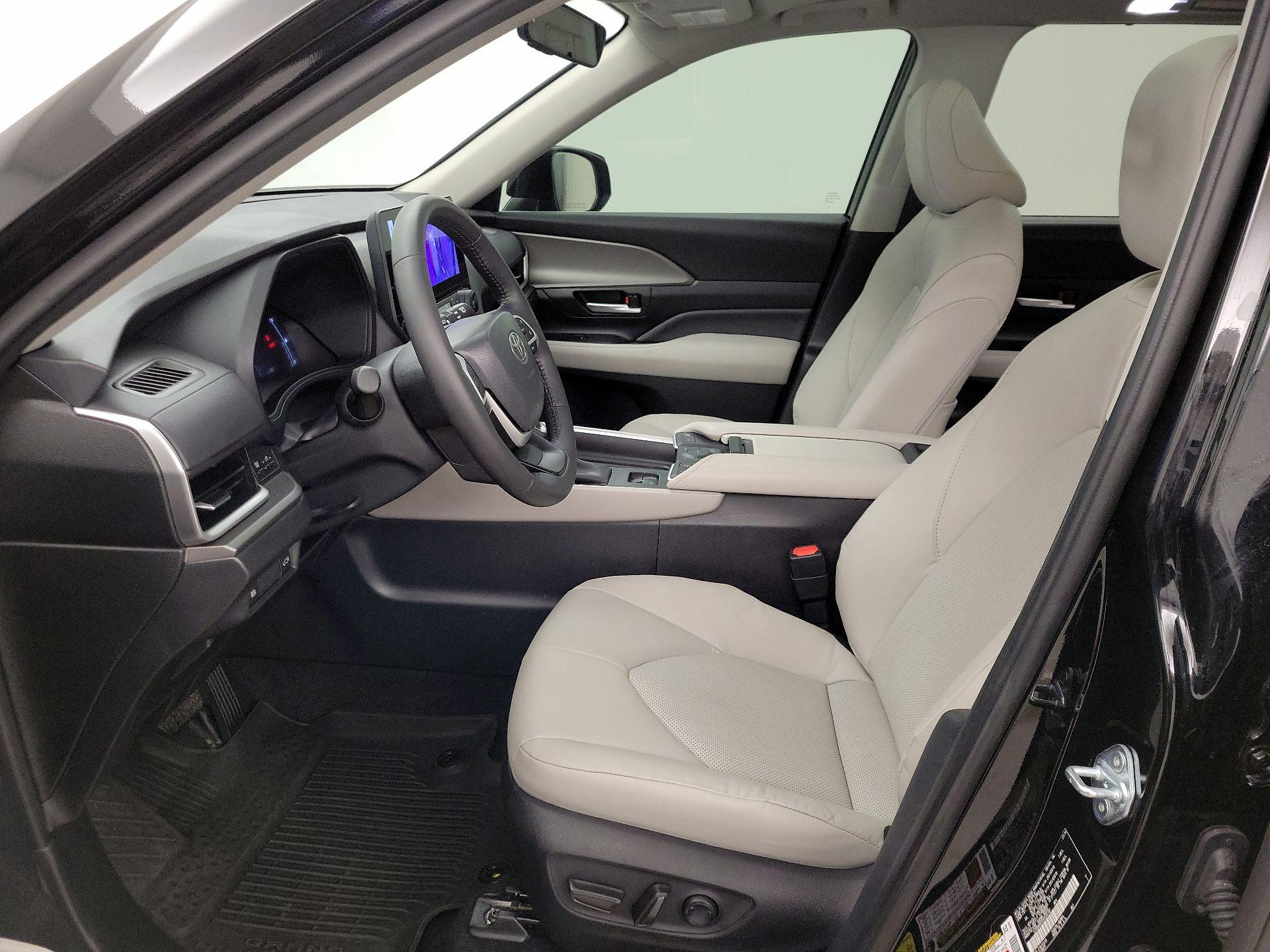 Thumbnail: 2024 Toyota Grand Highlander - 11