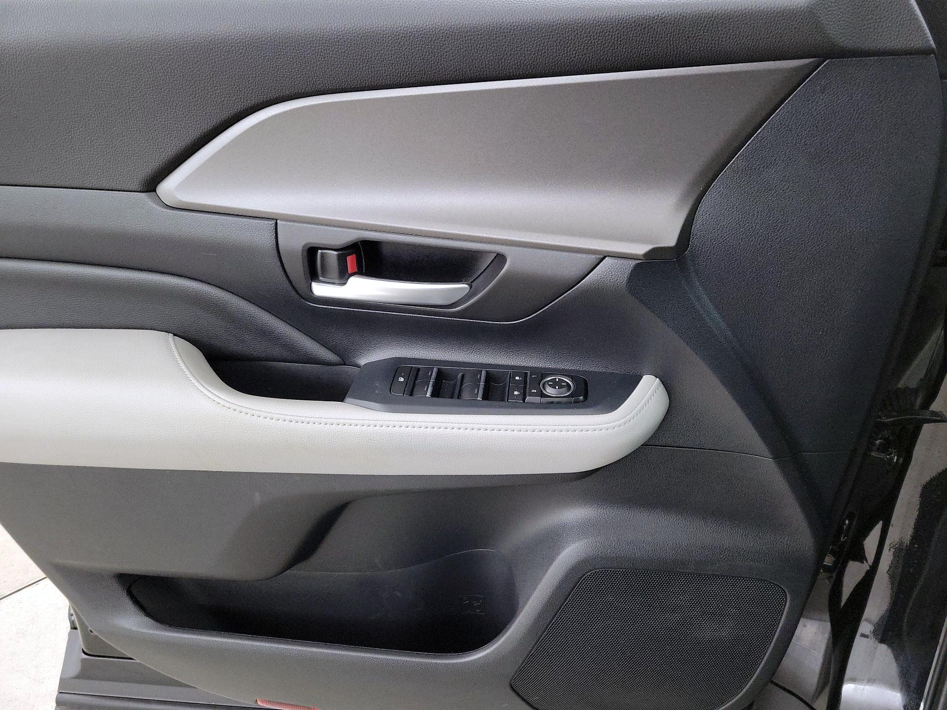 Thumbnail: 2024 Toyota Grand Highlander - 12