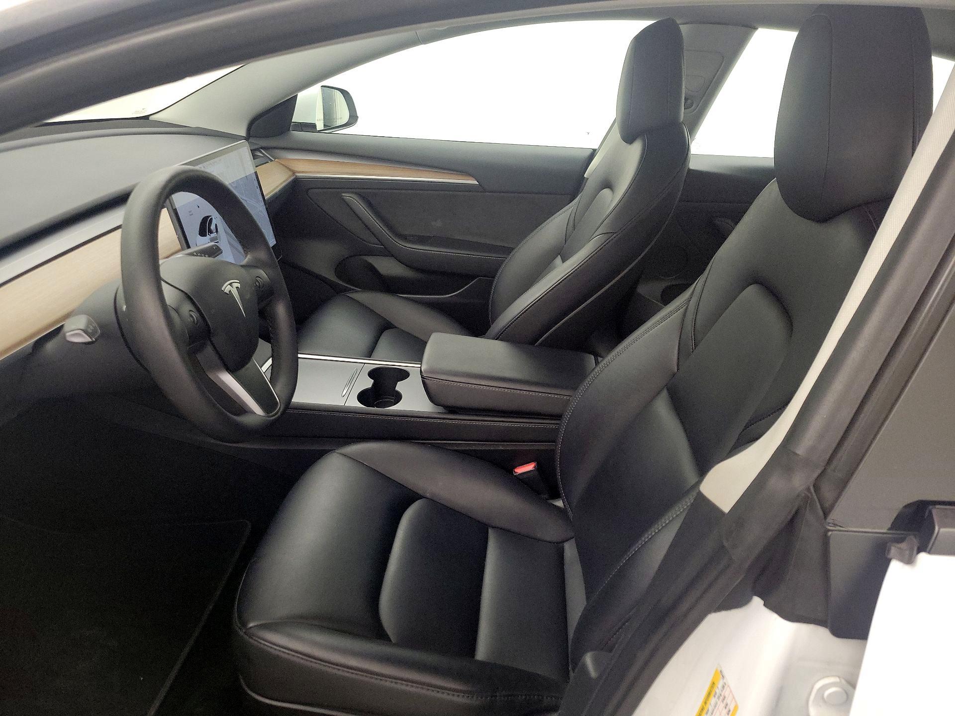 Thumbnail: 2023 Tesla Model 3 - 11