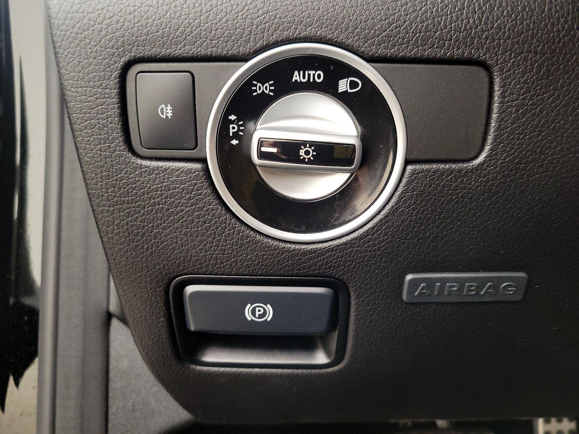 Thumbnail: 2016 Mercedes-Benz SL-Class - 13