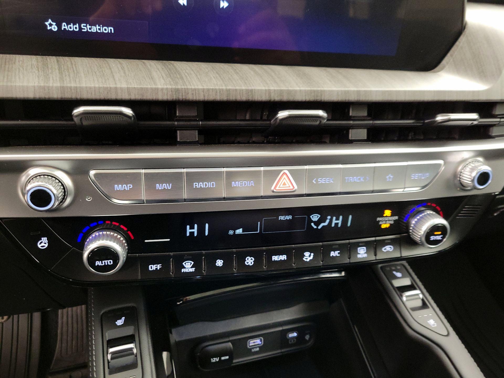 Thumbnail: 2024 Kia Telluride - 17