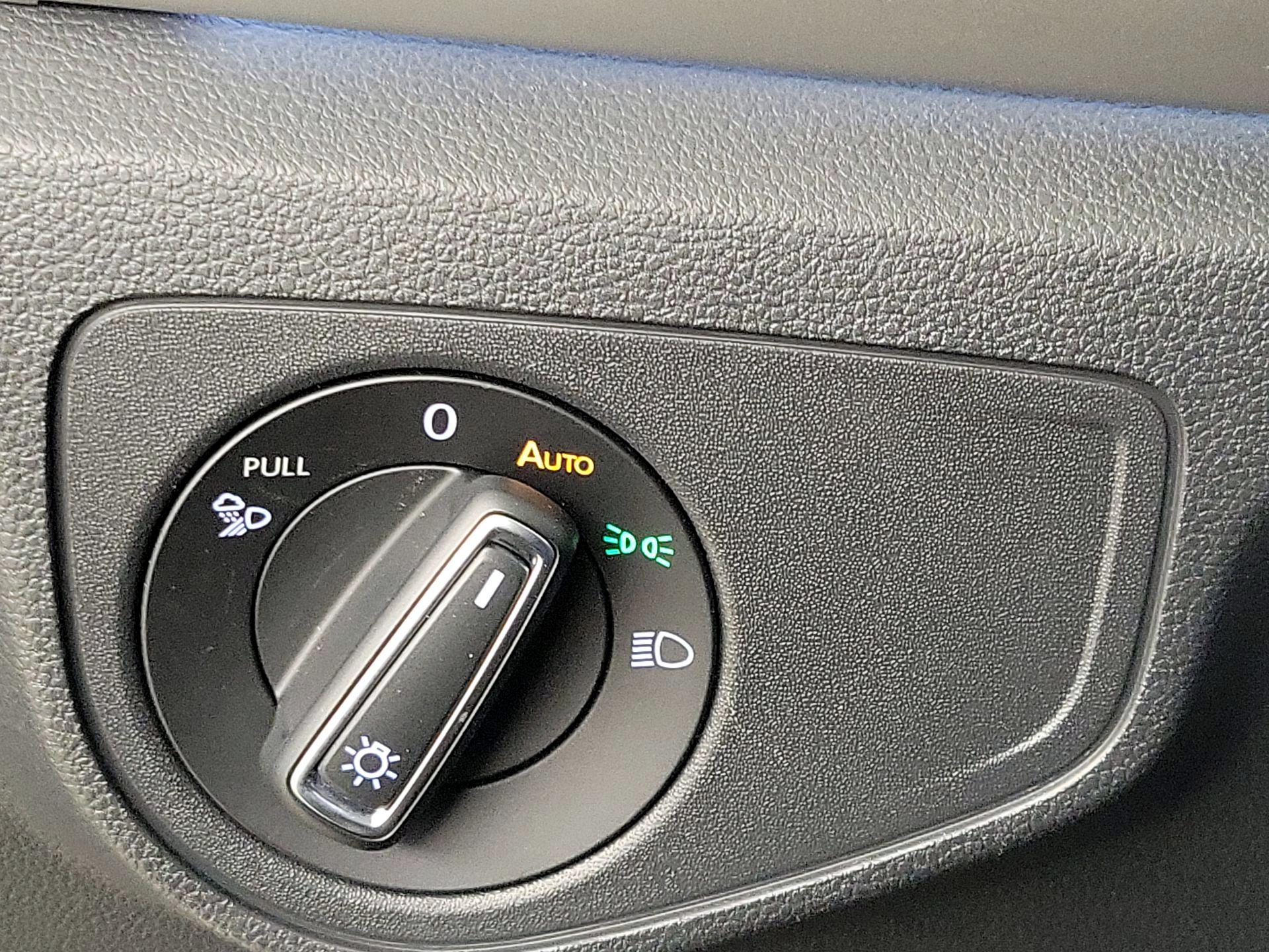 Thumbnail: 2022 Volkswagen Atlas - 13