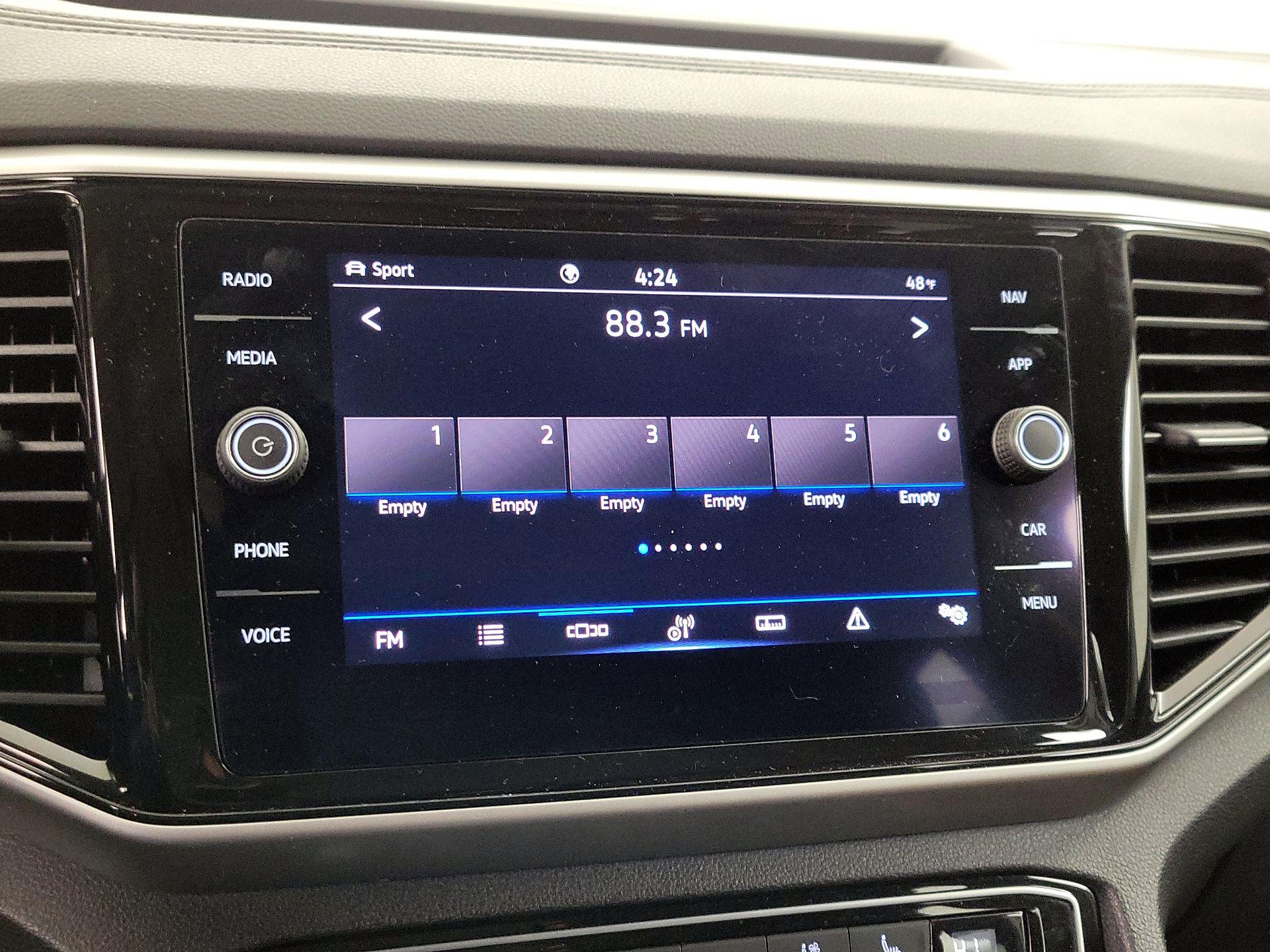 Thumbnail: 2022 Volkswagen Atlas - 16