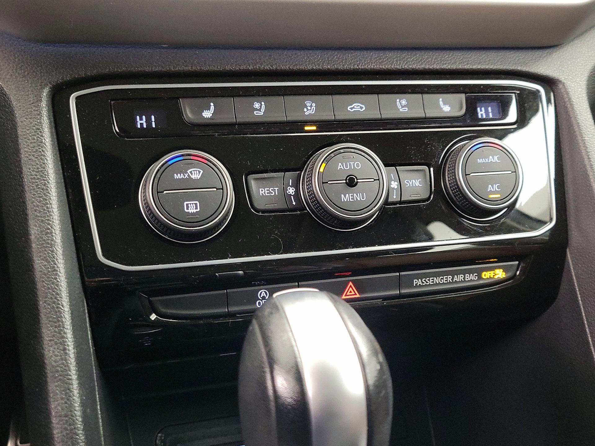 Thumbnail: 2022 Volkswagen Atlas - 17