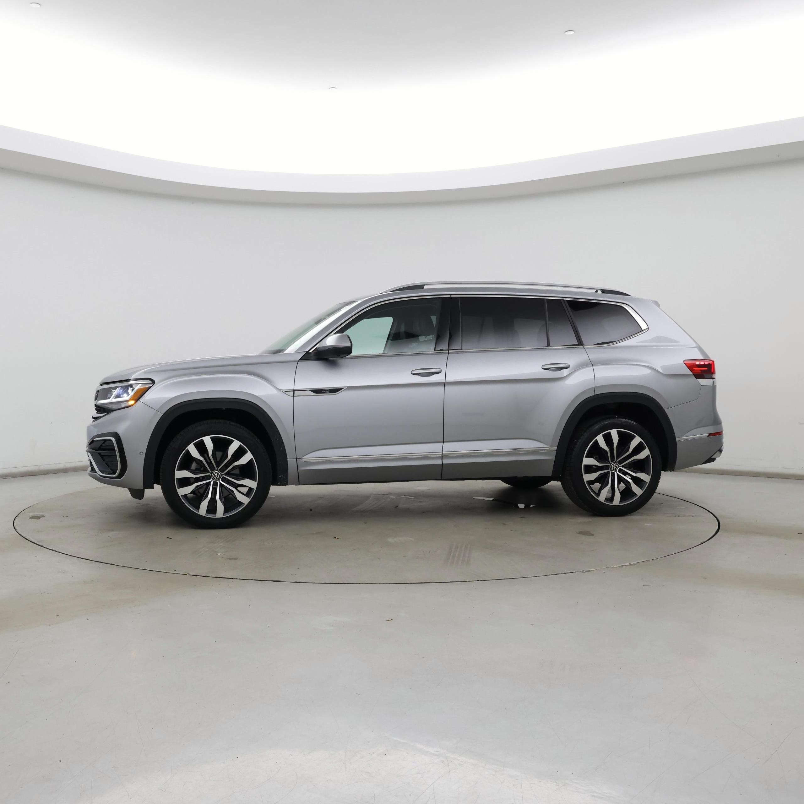 Thumbnail: 2022 Volkswagen Atlas - 3