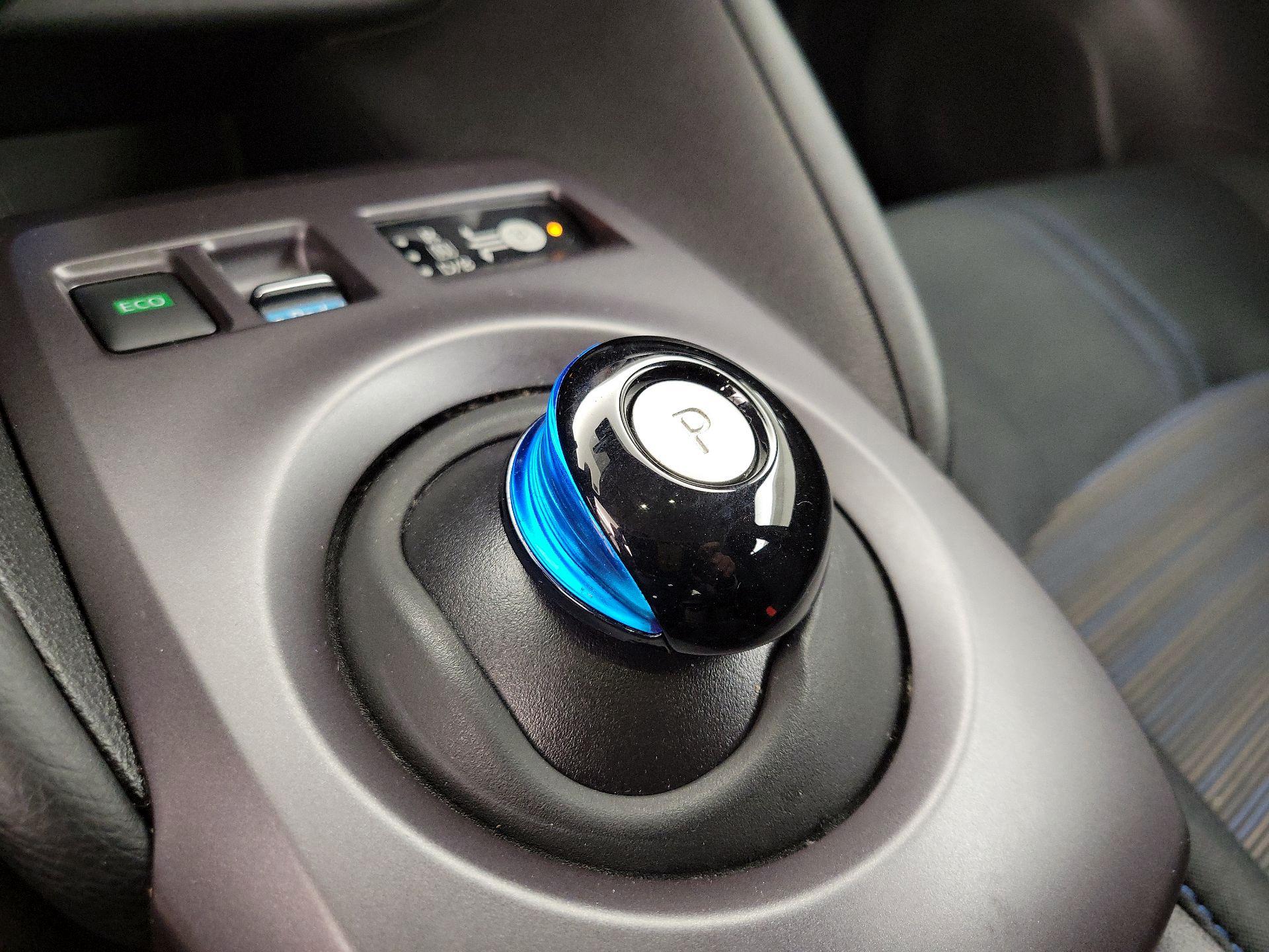 Thumbnail: 2022 Nissan Leaf - 17