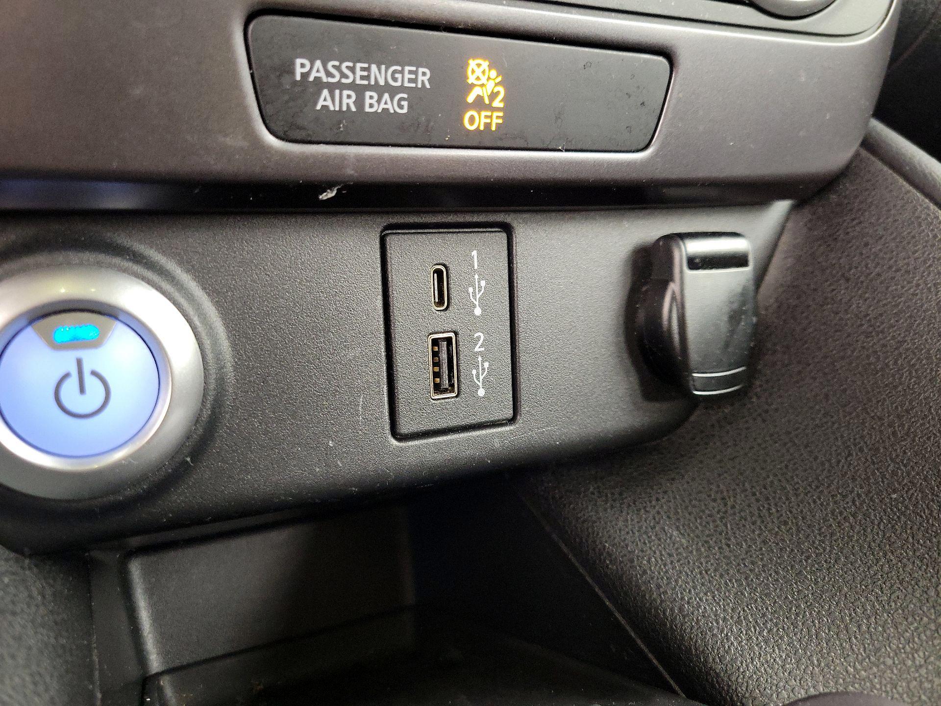 Thumbnail: 2022 Nissan Leaf - 18