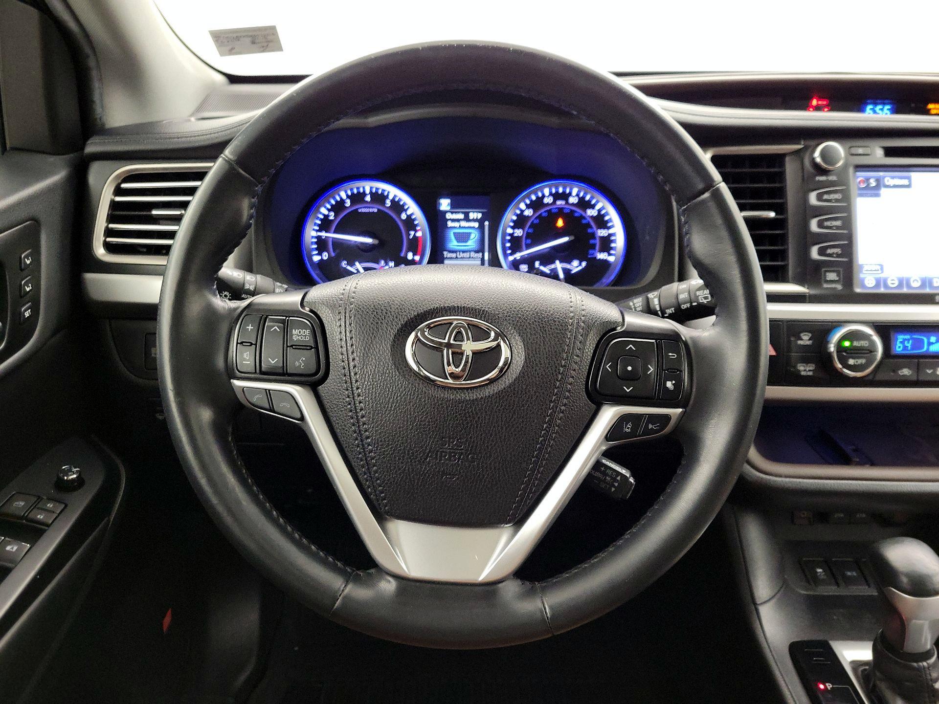 Thumbnail: 2019 Toyota Highlander - 10