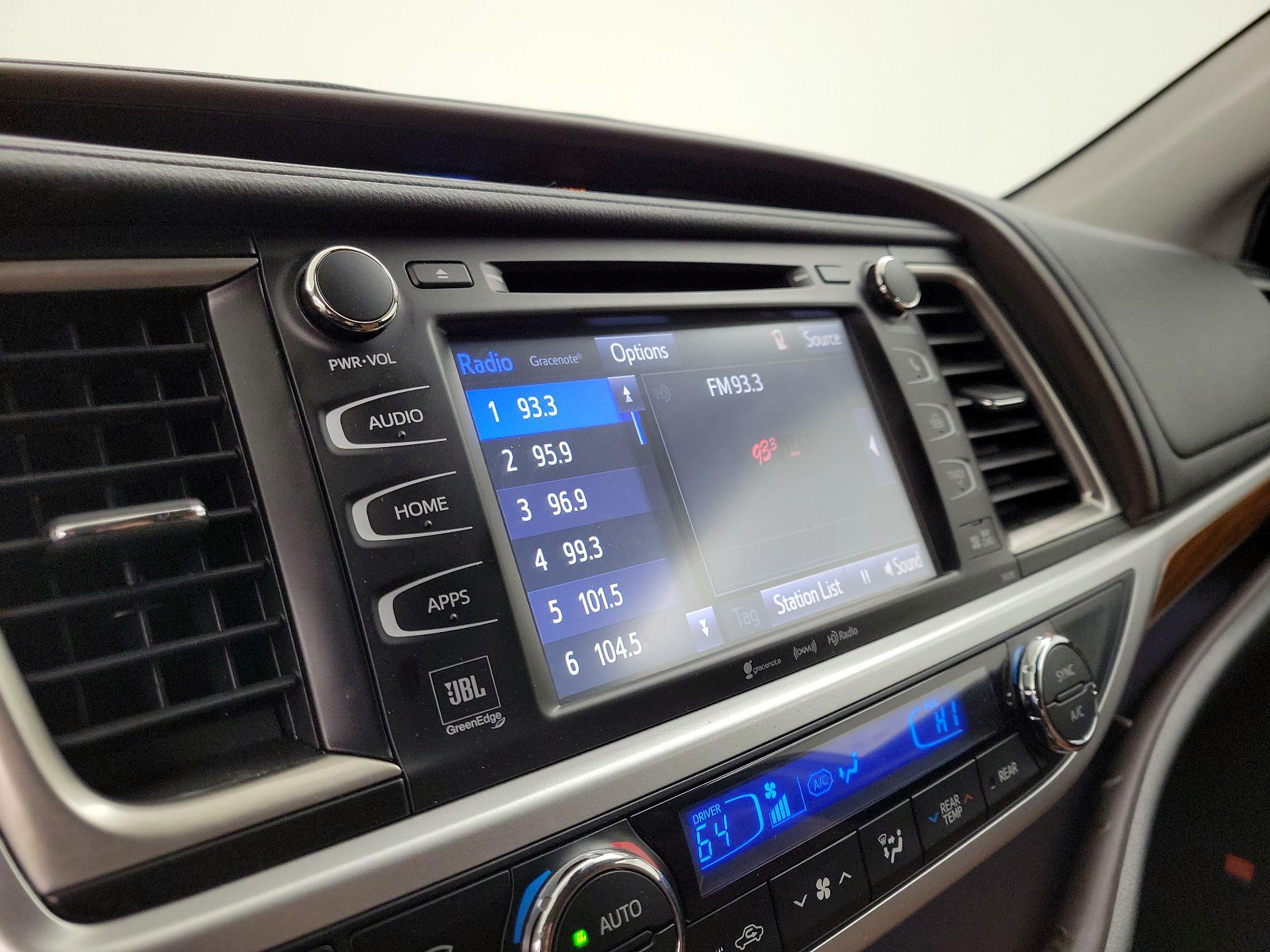 Thumbnail: 2019 Toyota Highlander - 16