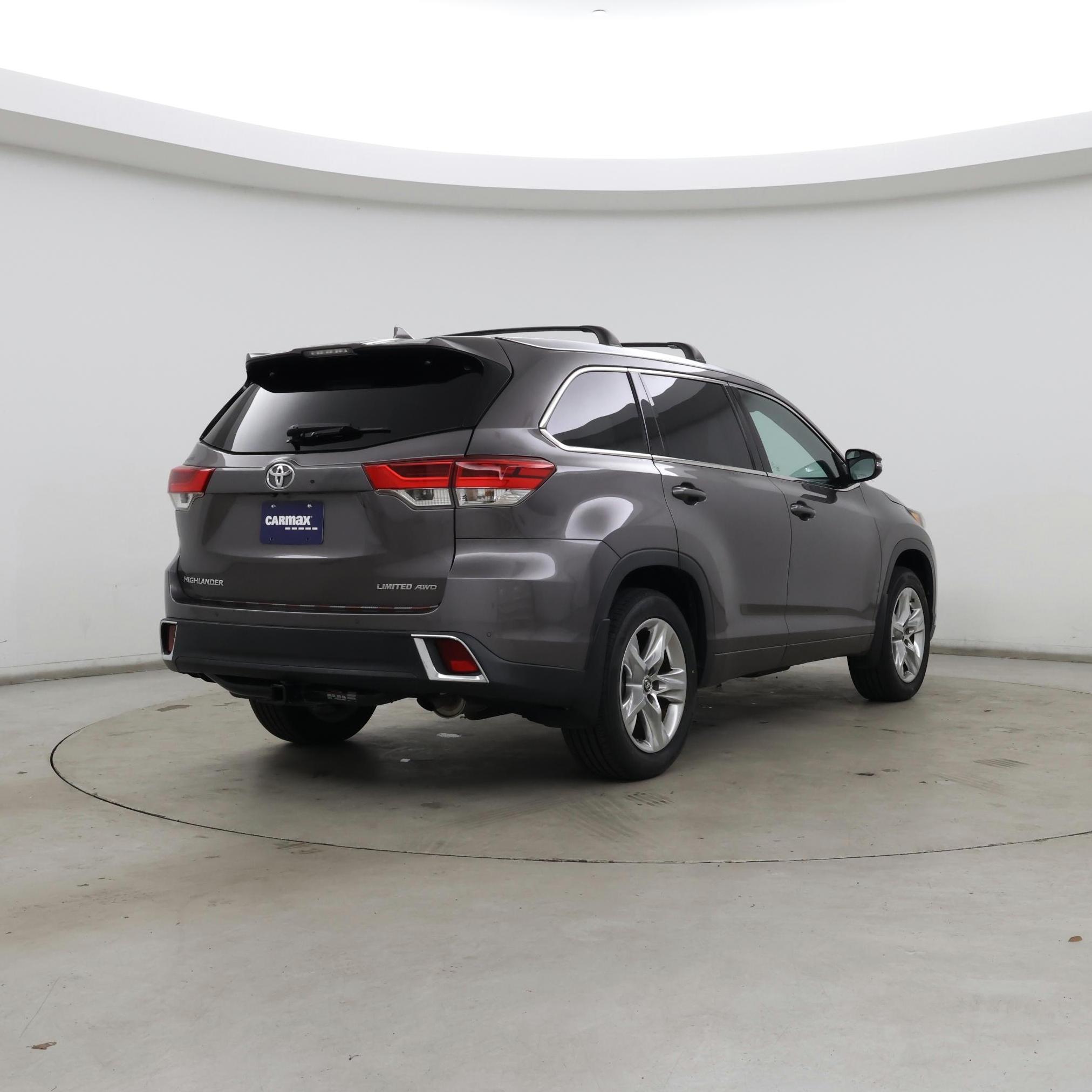 Thumbnail: 2019 Toyota Highlander - 8