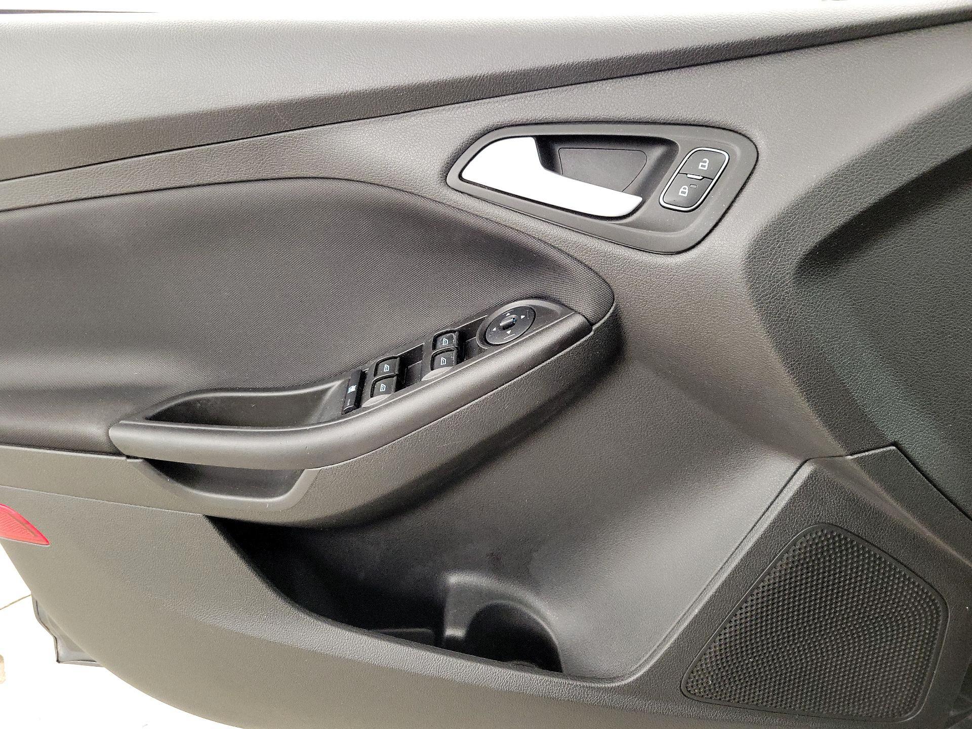 Thumbnail: 2018 Ford Focus - 12