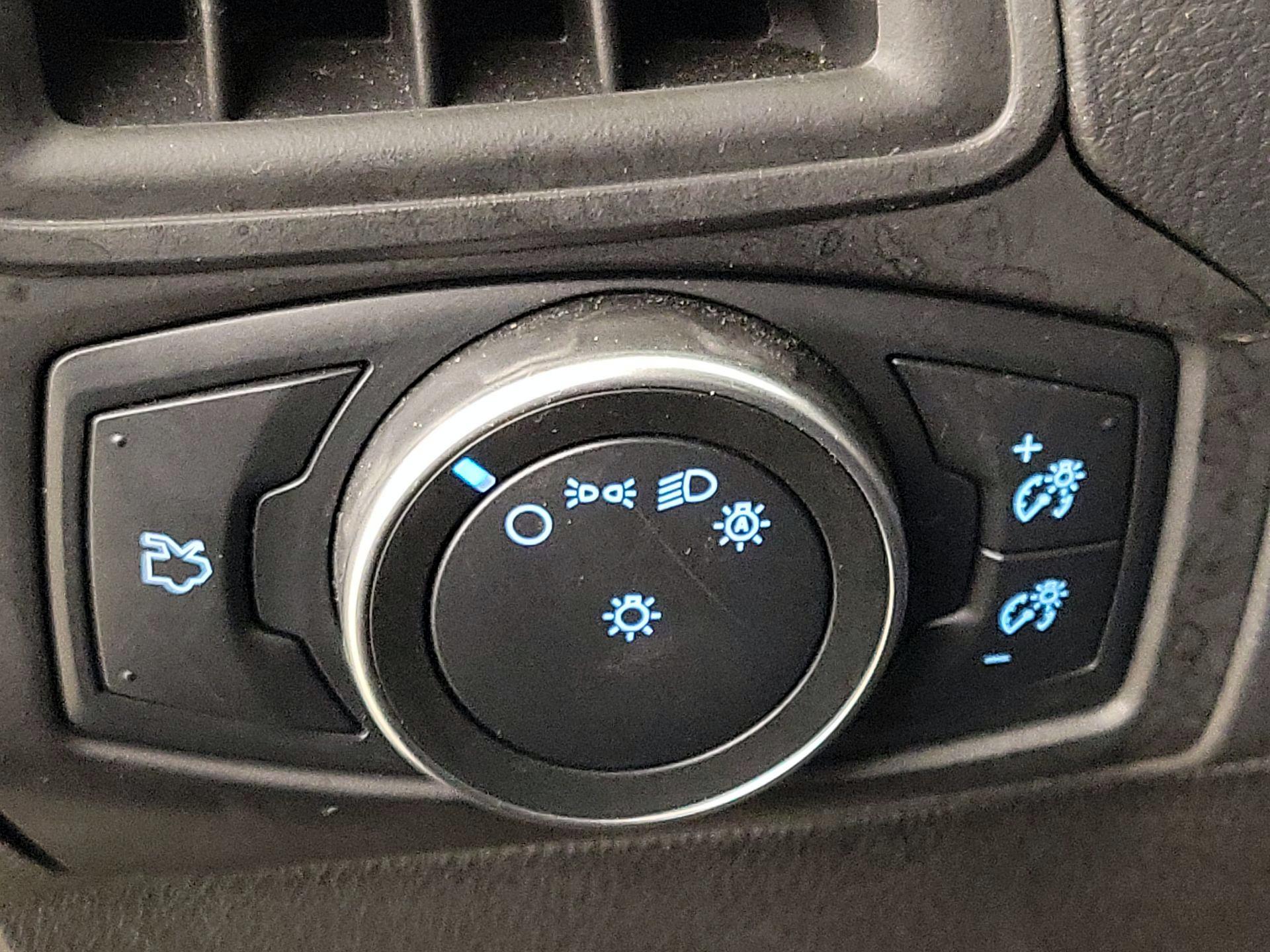 Thumbnail: 2018 Ford Focus - 13