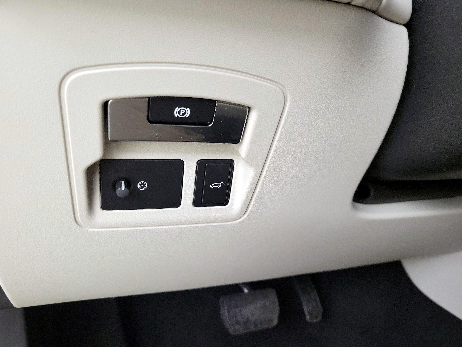 Thumbnail: 2020 Land Rover Range Rover Velar - 13