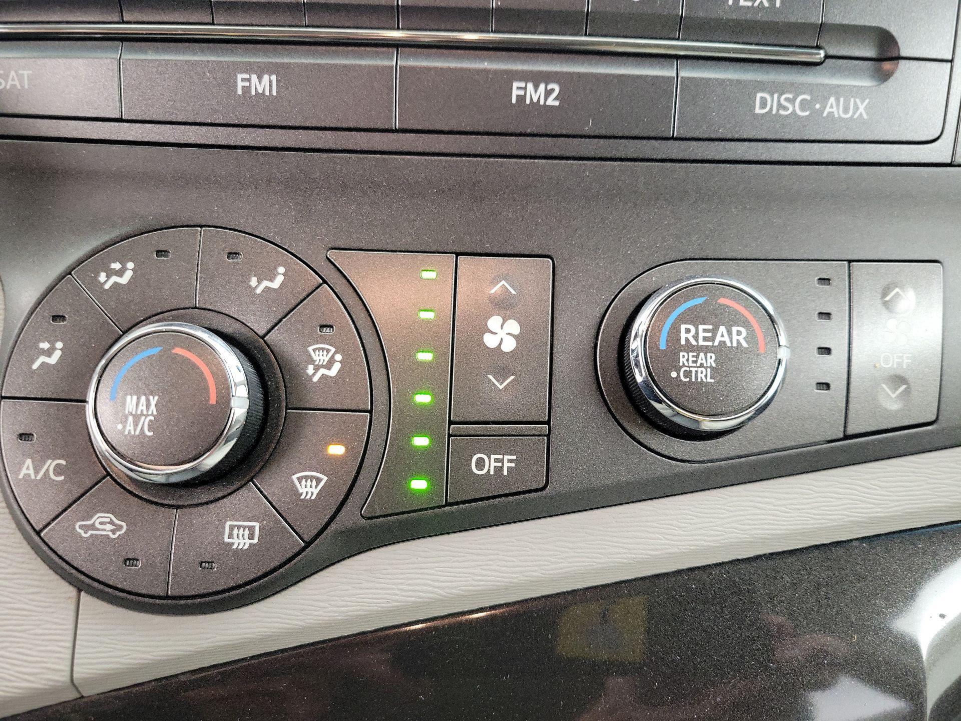 Thumbnail: 2014 Toyota Sienna - 15