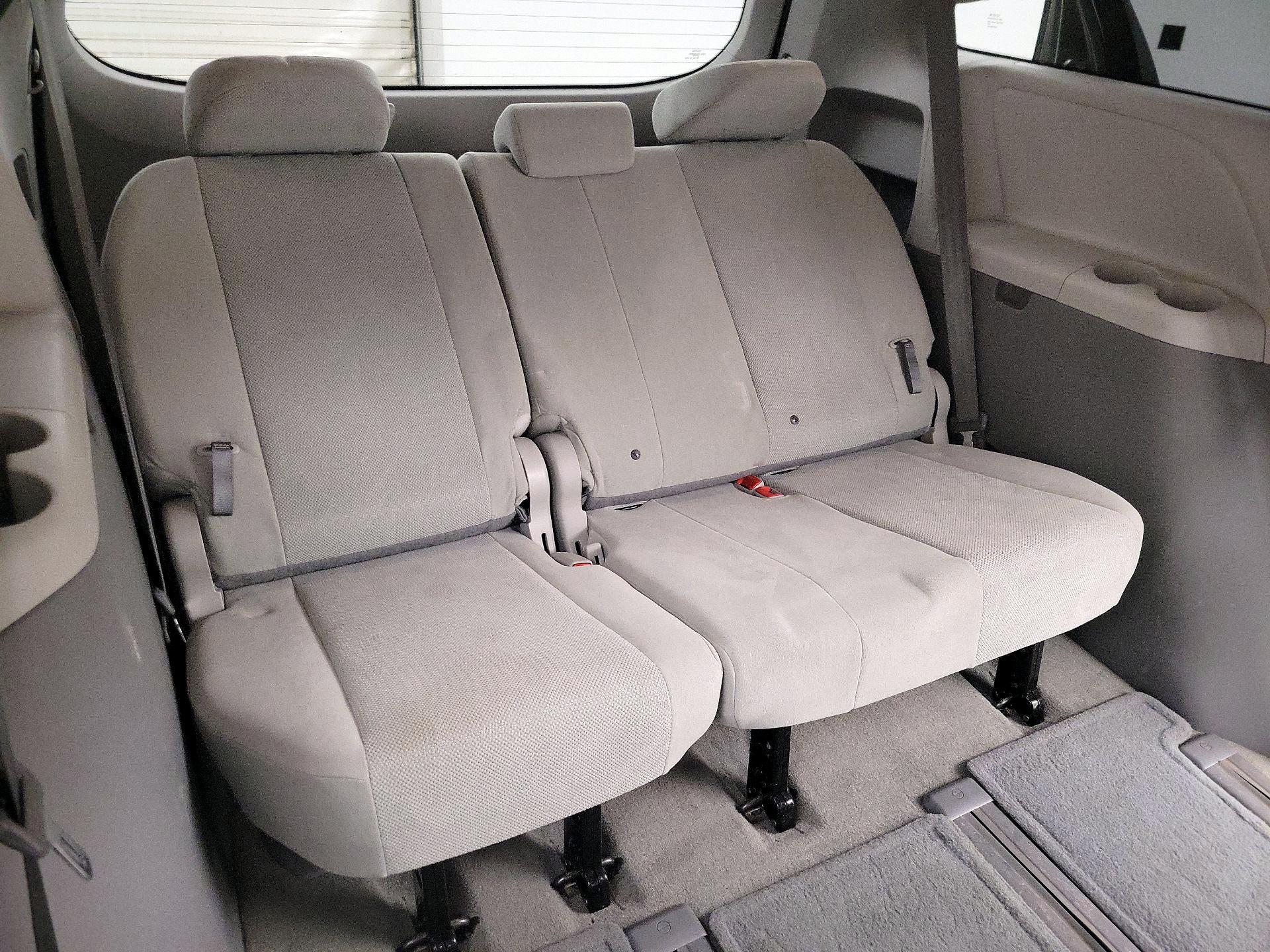 Thumbnail: 2014 Toyota Sienna - 19