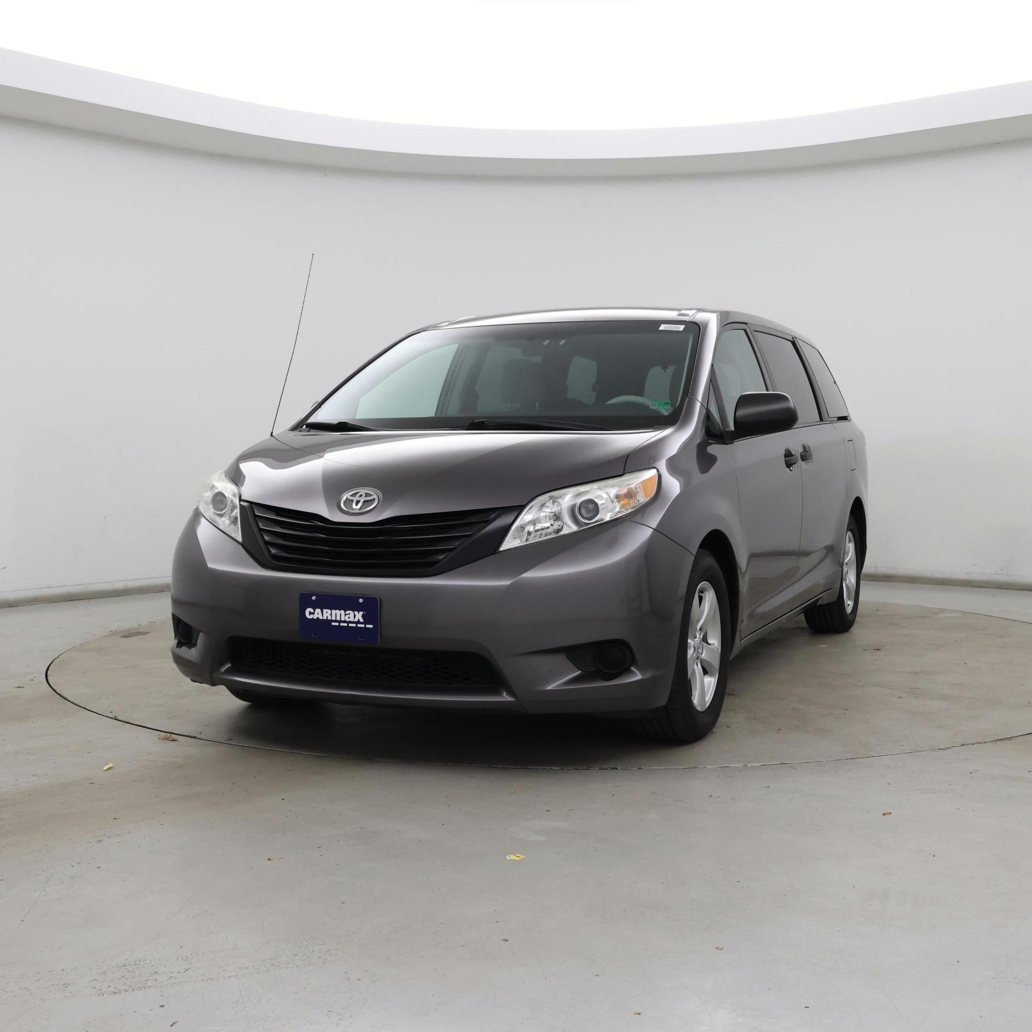 Thumbnail: 2014 Toyota Sienna - 4