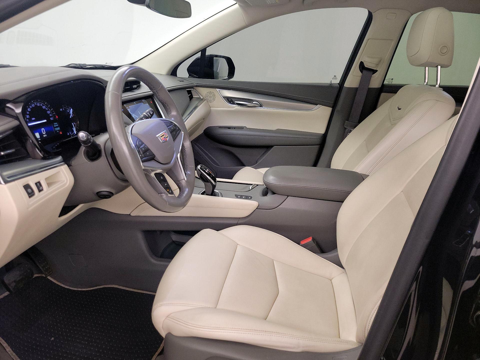 Thumbnail: 2018 Cadillac XT5 - 11