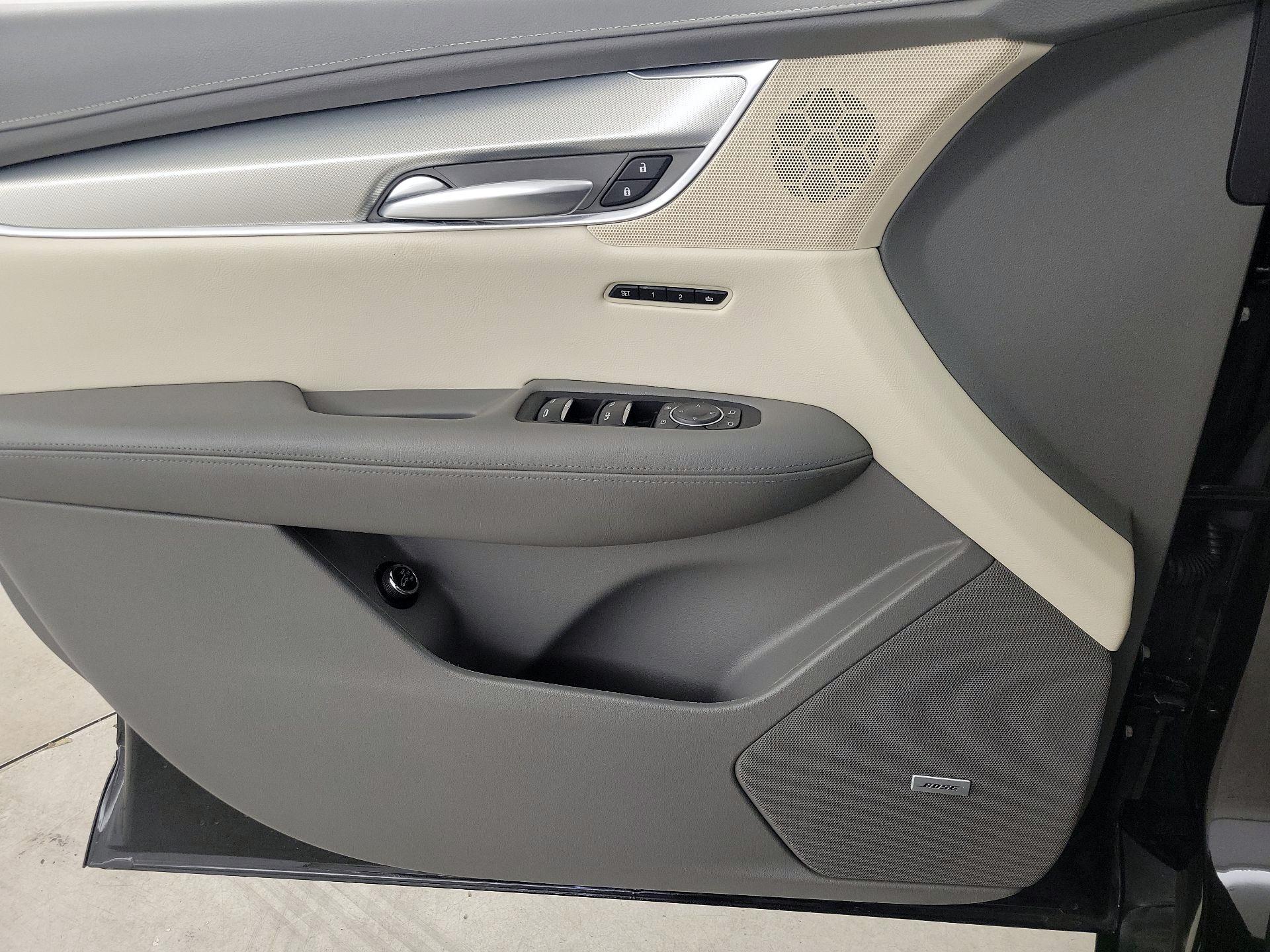 Thumbnail: 2018 Cadillac XT5 - 12