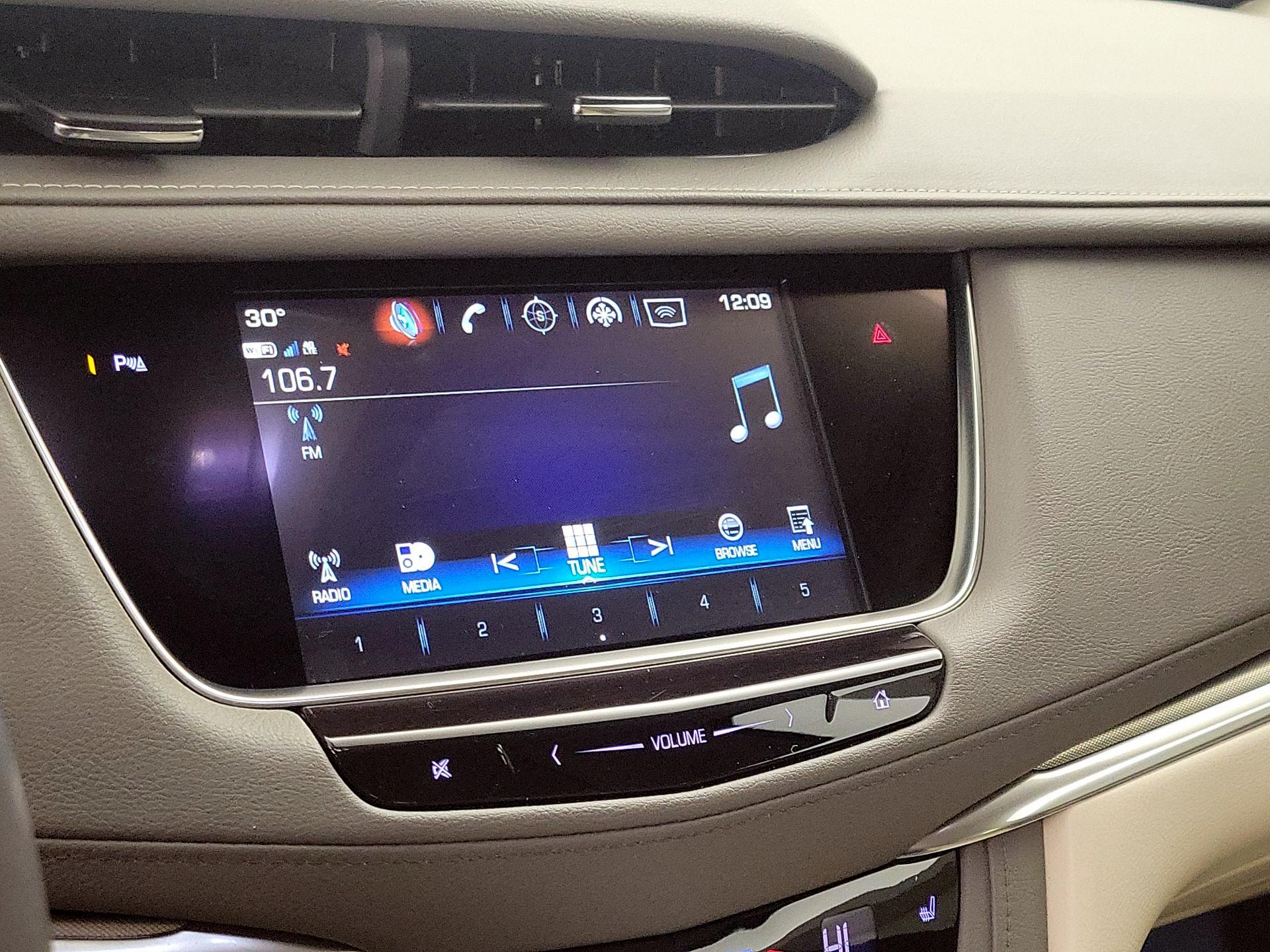 Thumbnail: 2018 Cadillac XT5 - 16